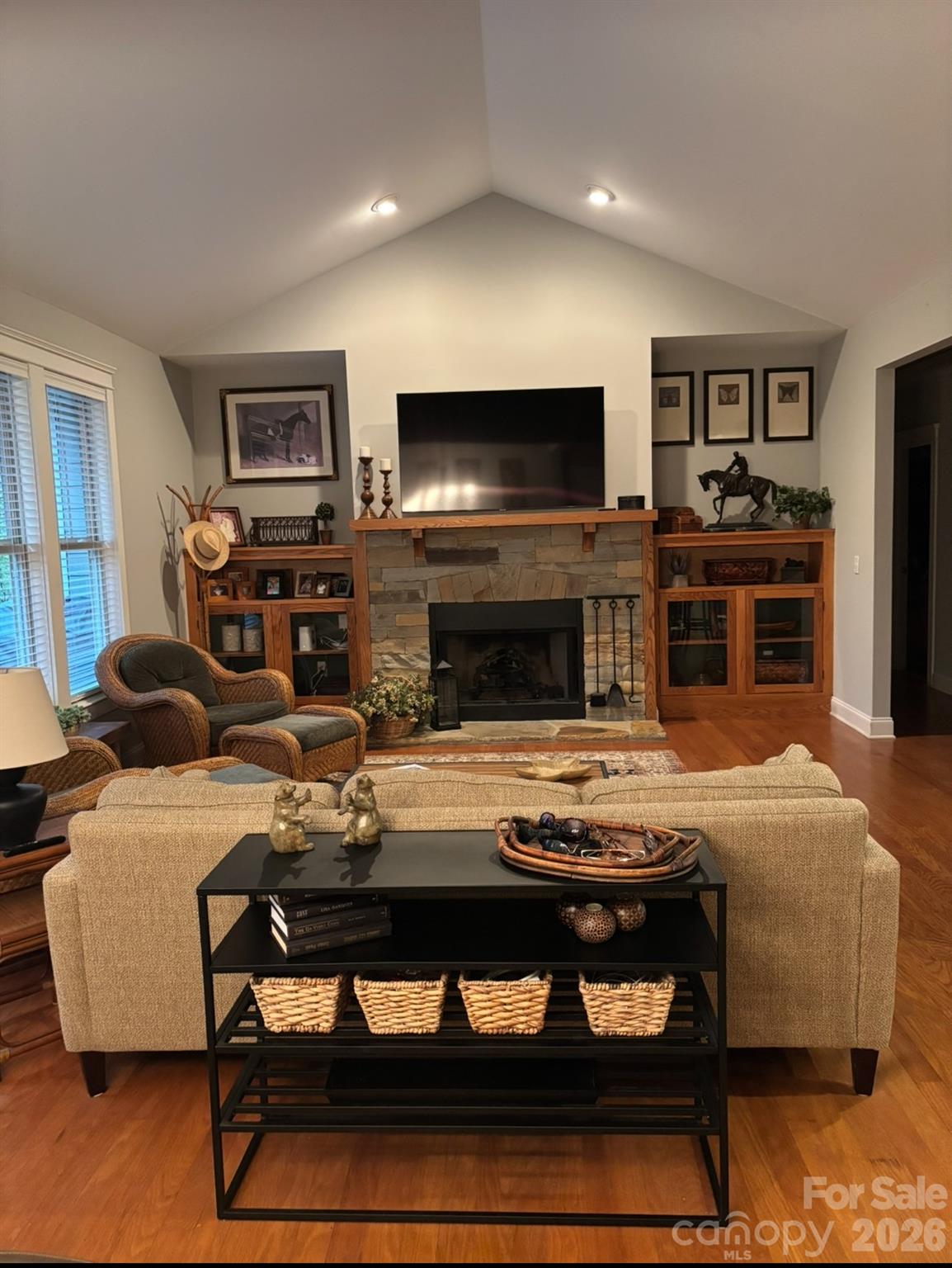 33 Gray Duster Circle
