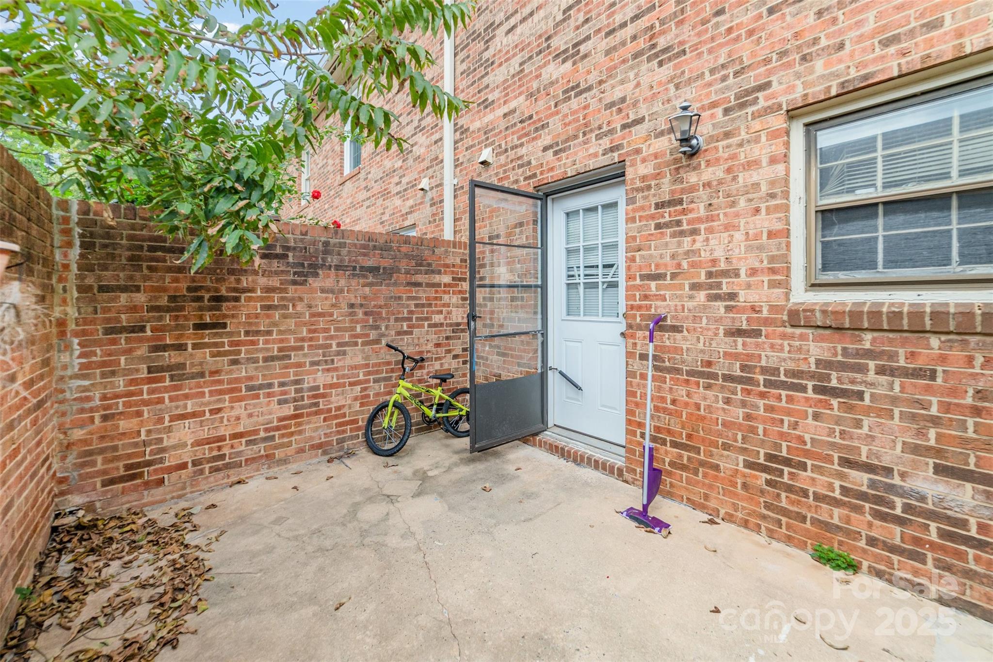 Carriage House - Residential