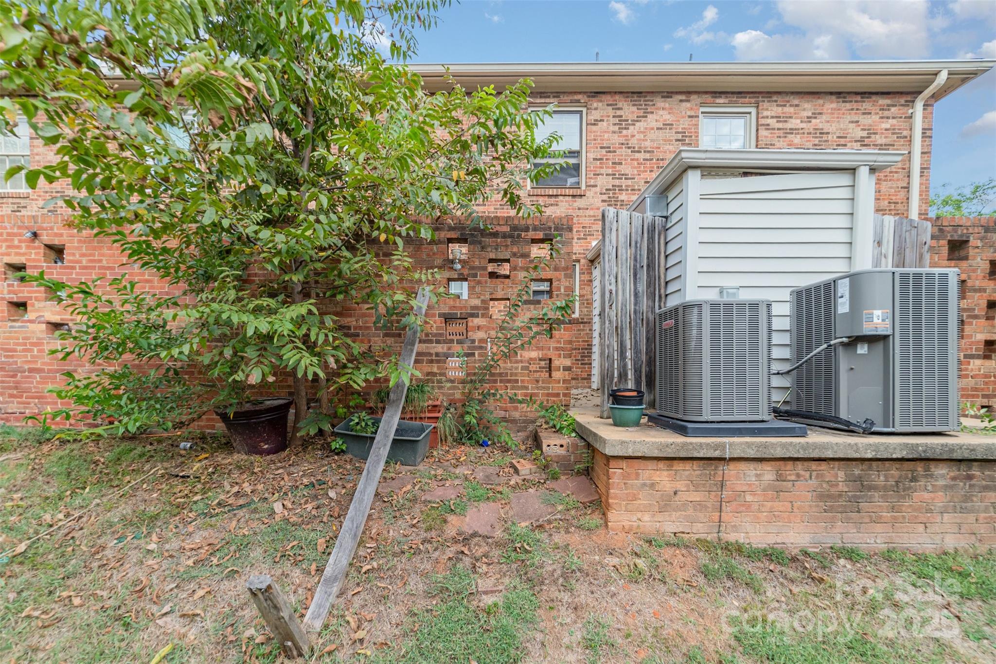 Carriage House - Residential