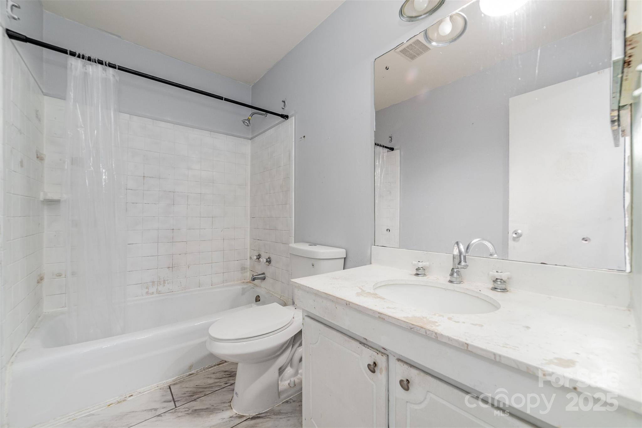 Carriage House - Residential