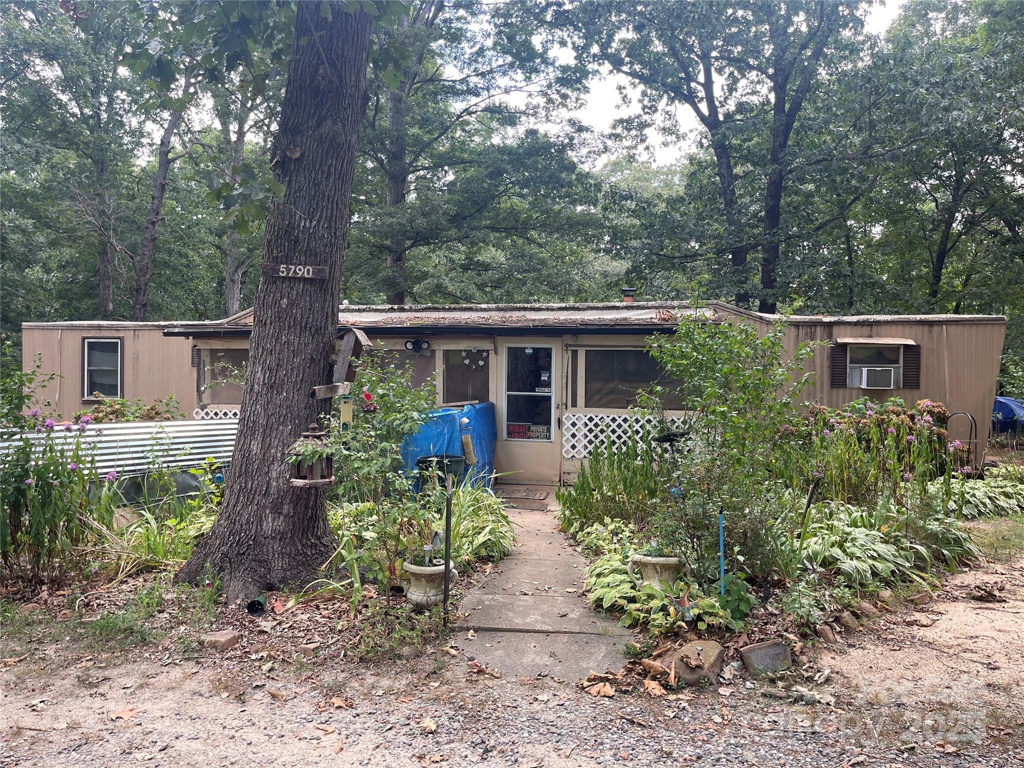 5790 Summer Lane