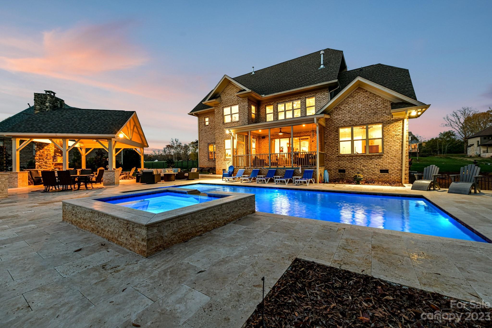 Tuscan Ridge - Residential