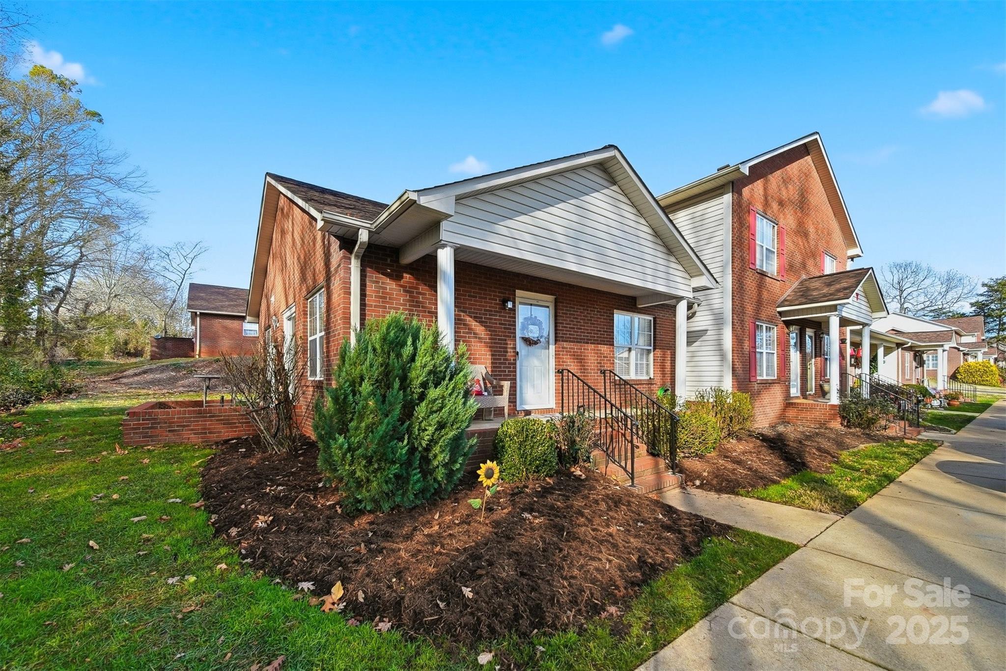 102 Brandywine Drive NE T1