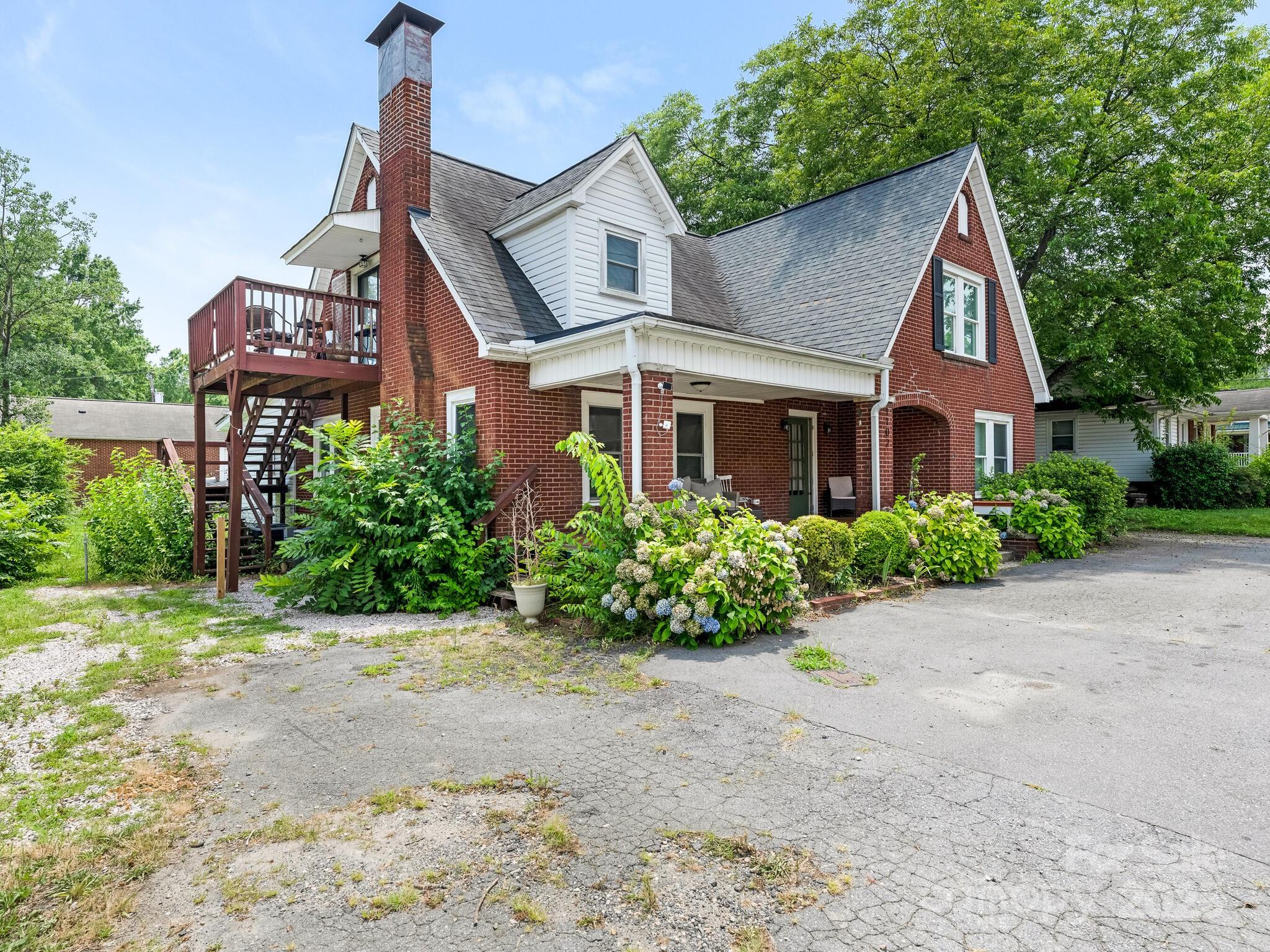 1102 Lane Street