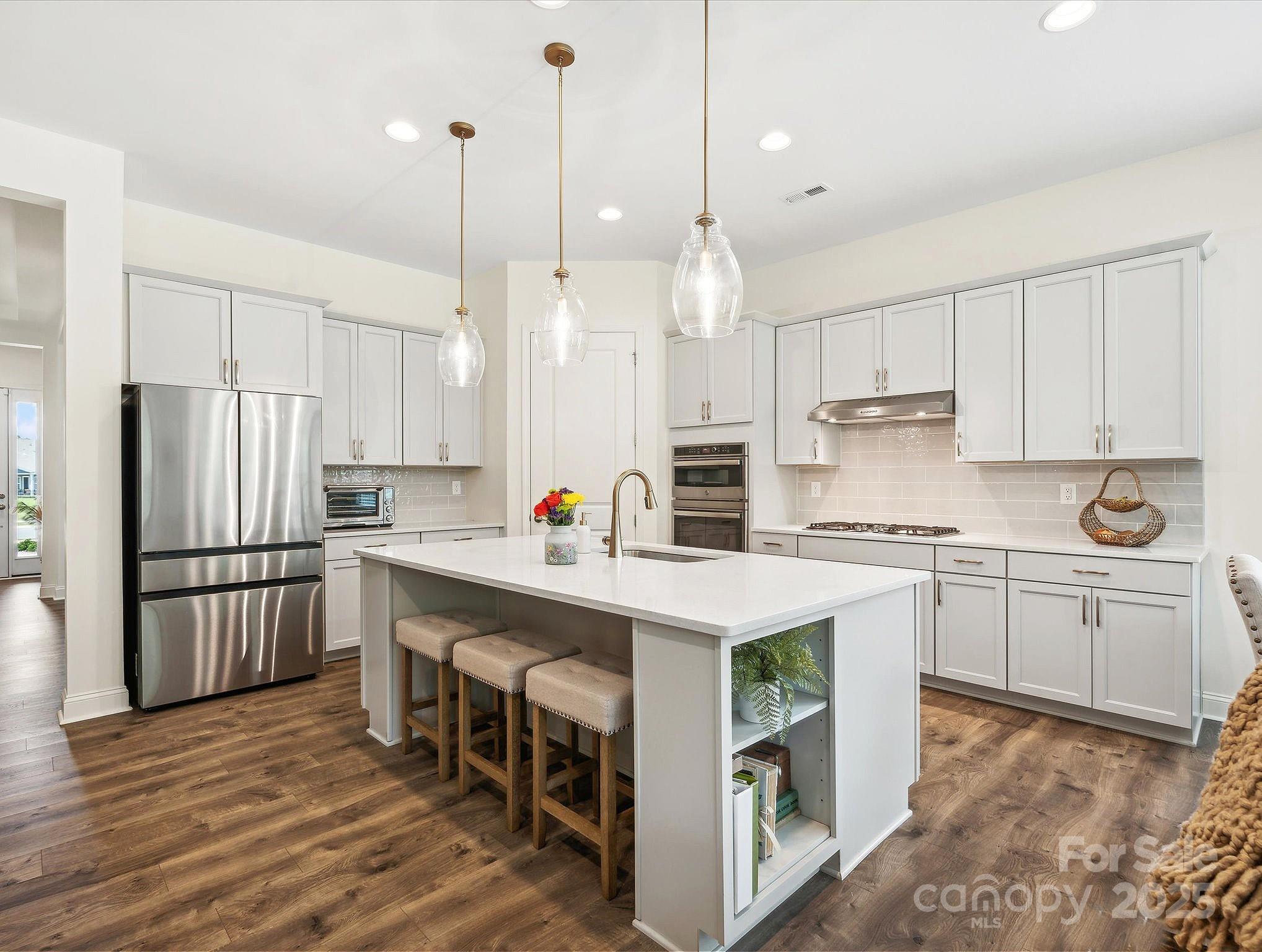 212 Portrait Way