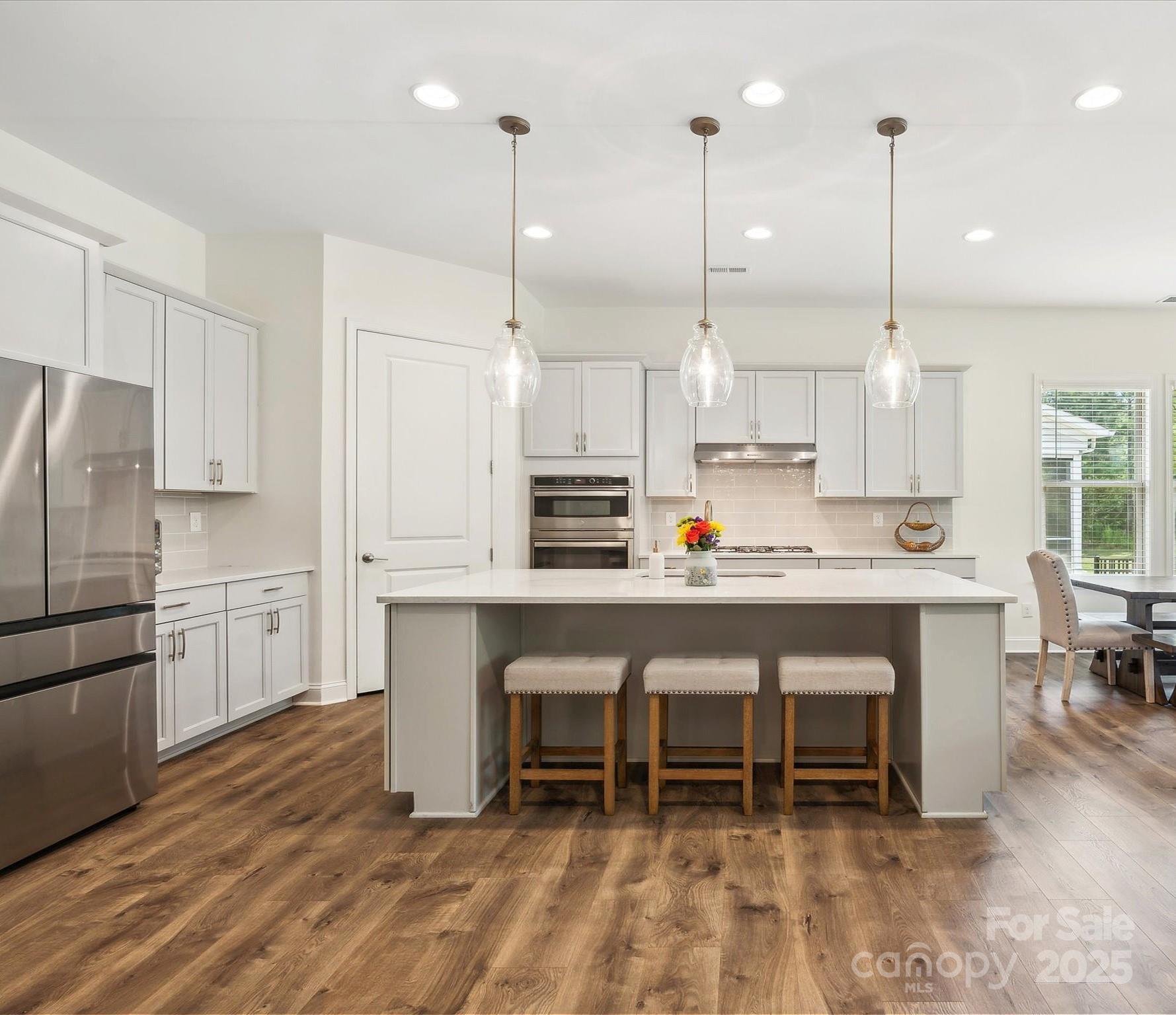 212 Portrait Way