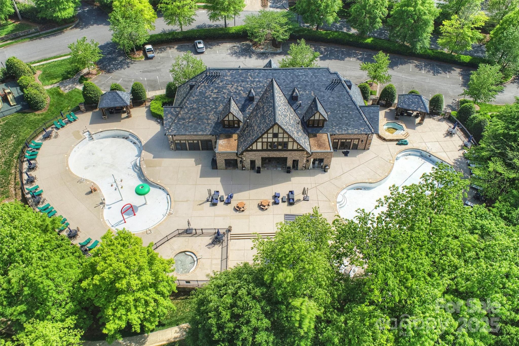 Waxhaw, North Carolina 28173, United States, 5 Bedrooms Bedrooms, ,6 BathroomsBathrooms,Residential,Active,115055