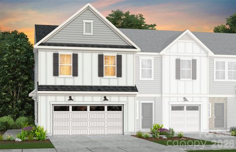 Photo of 11904 Oak Street, Charlotte, NC 28269 (MLS # 4365321)