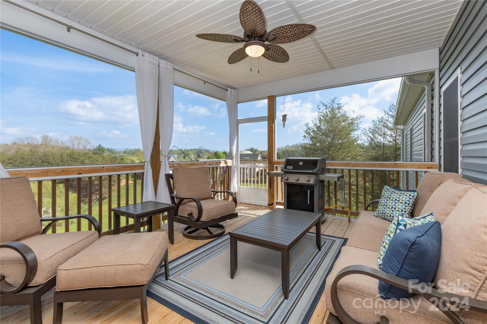 Amber Knolls - Residential