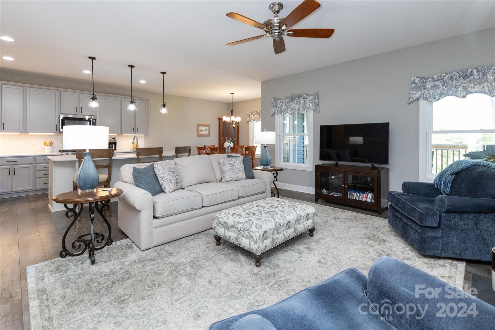 Amber Knolls - Residential