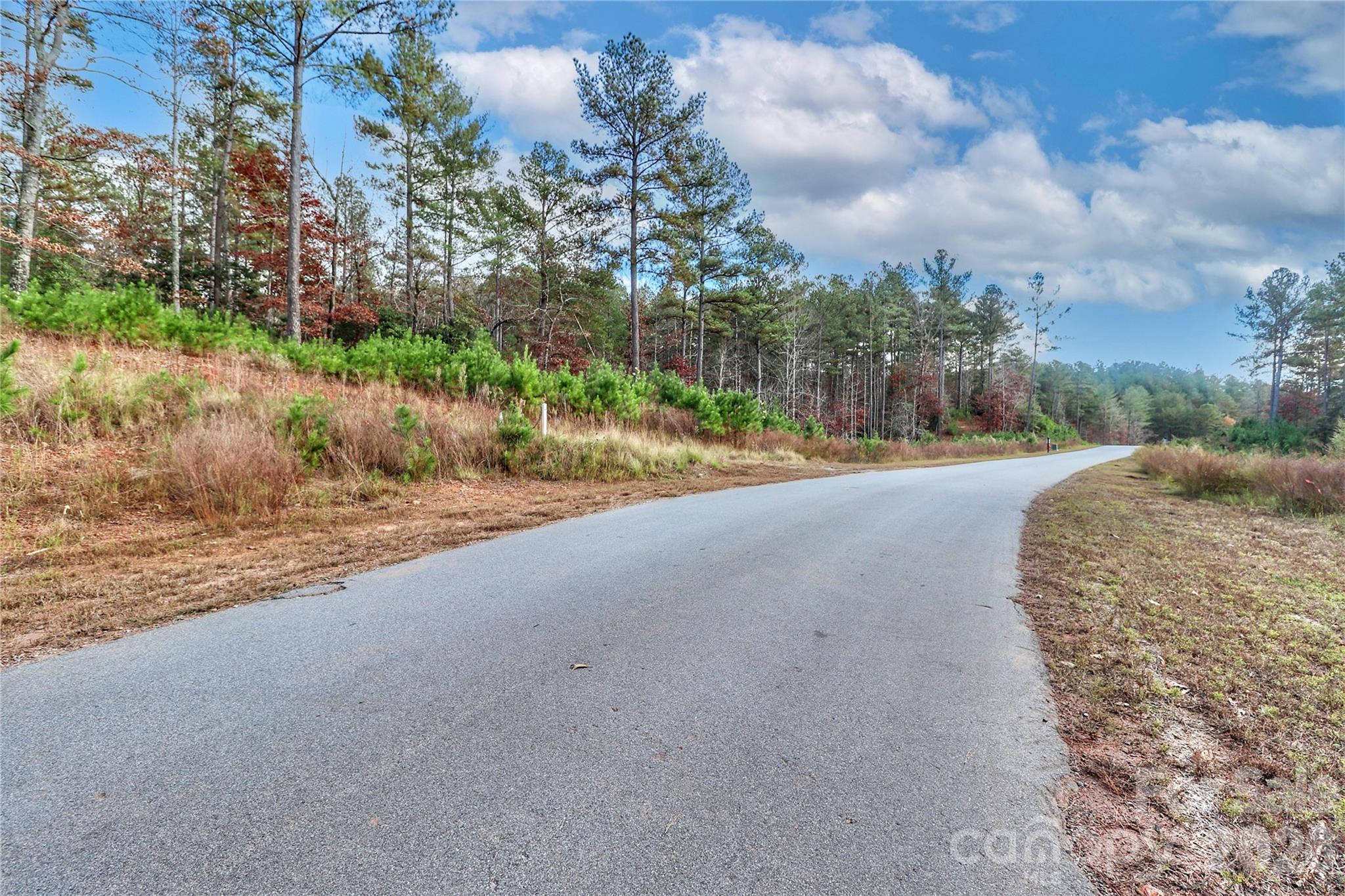 The Waterfront Club - Land