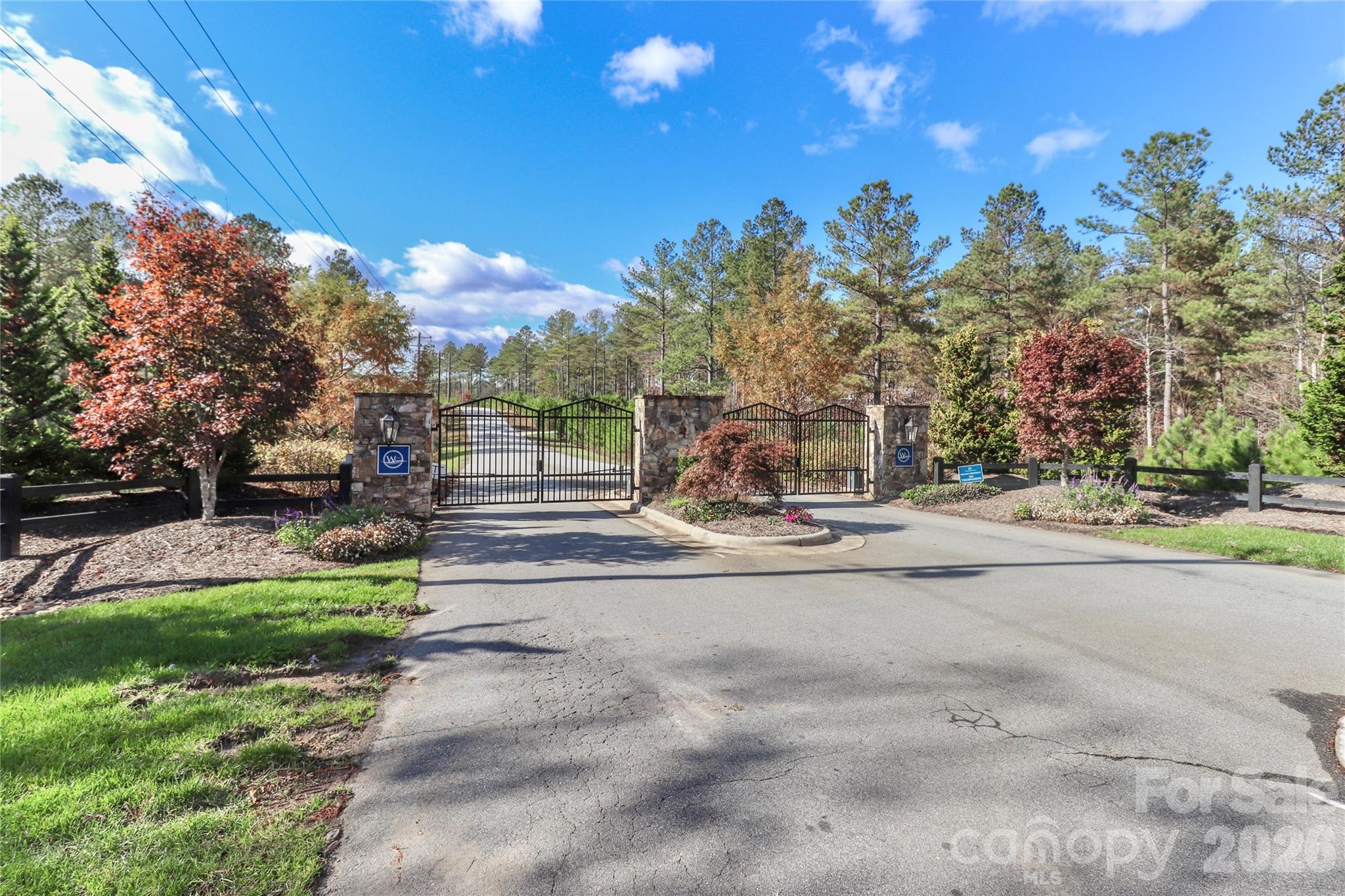 The Waterfront Club - Land