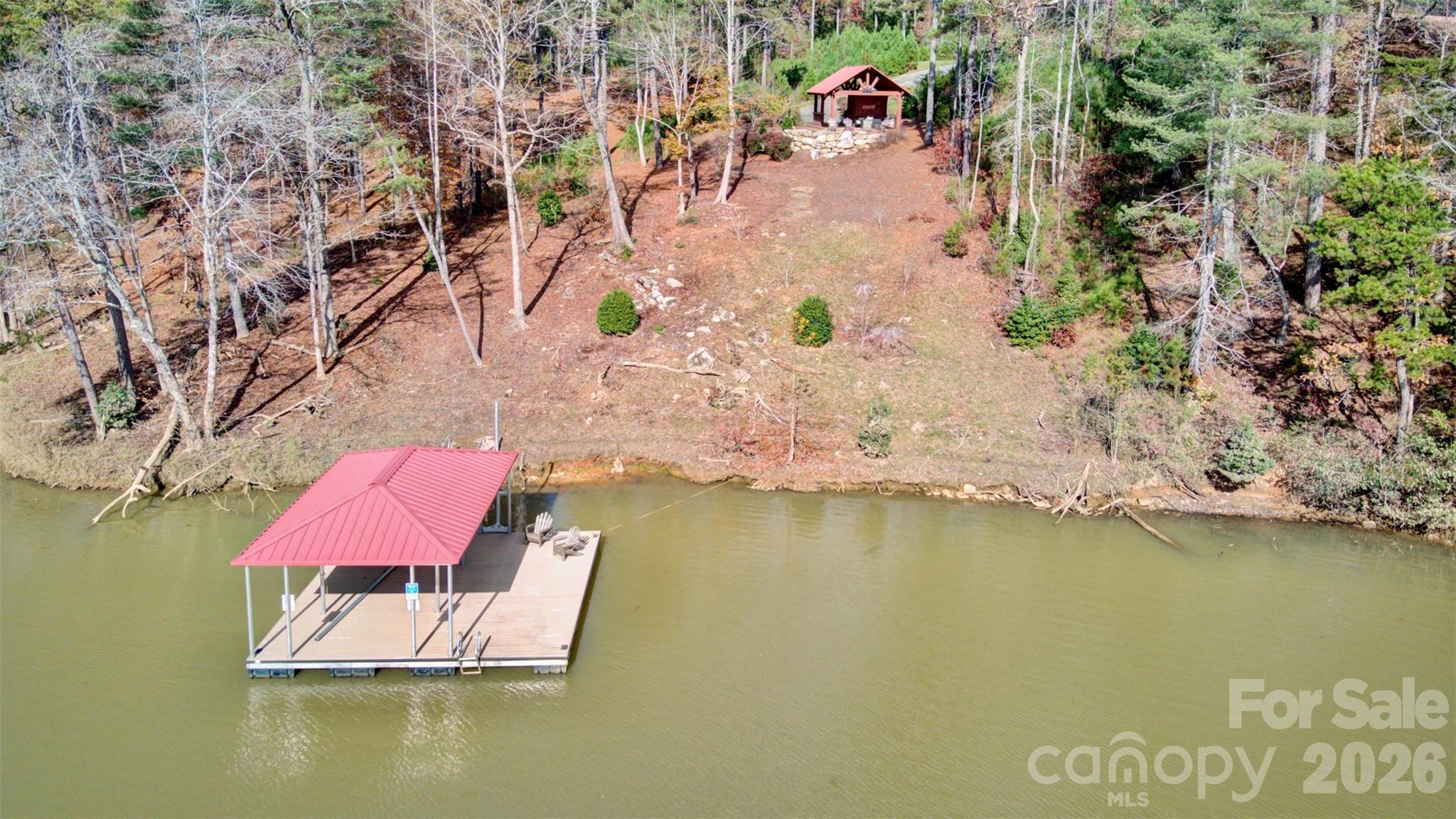 The Waterfront Club - Land