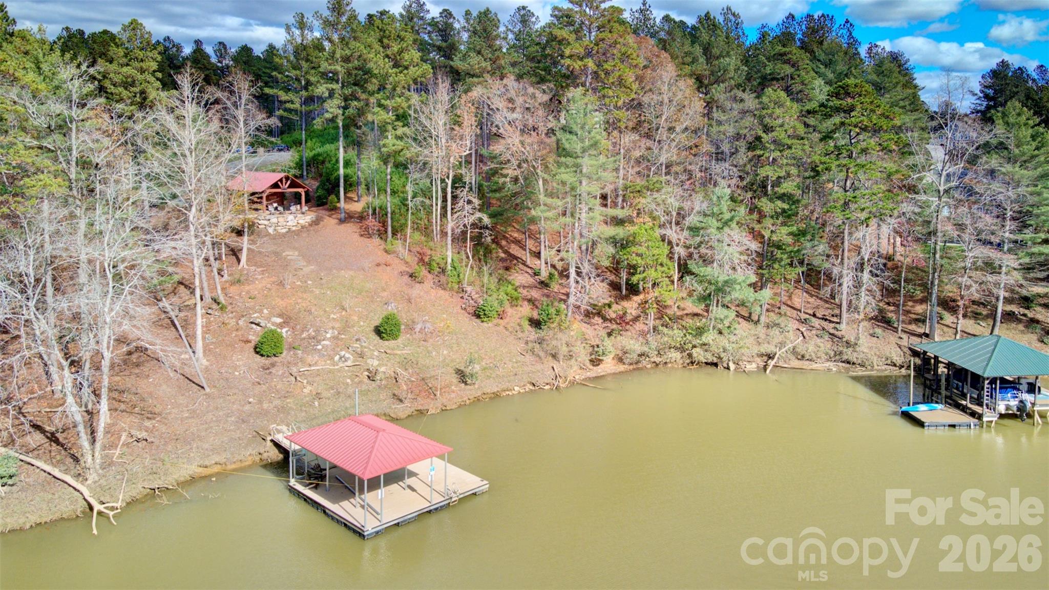 The Waterfront Club - Land