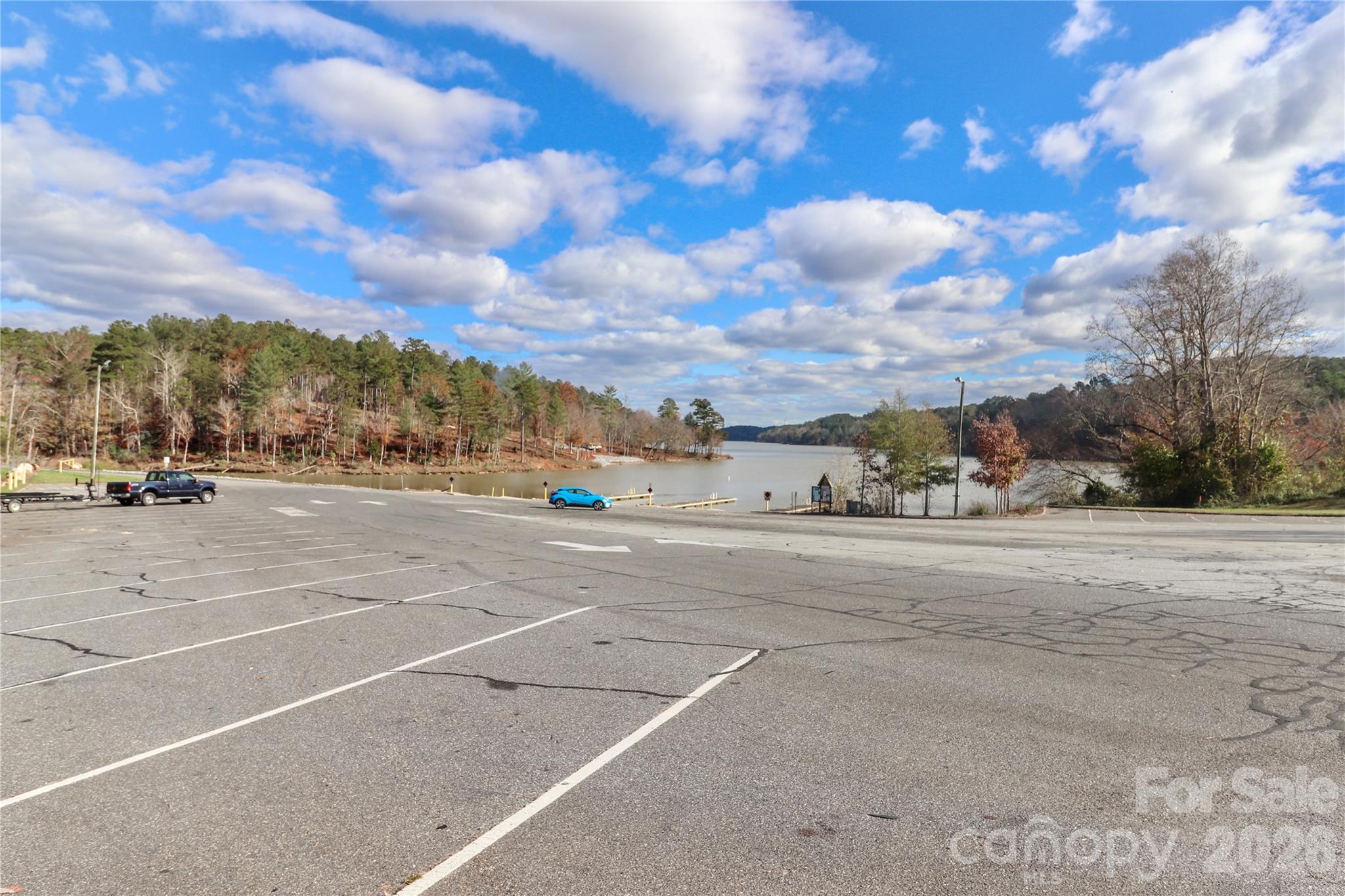 The Waterfront Club - Land