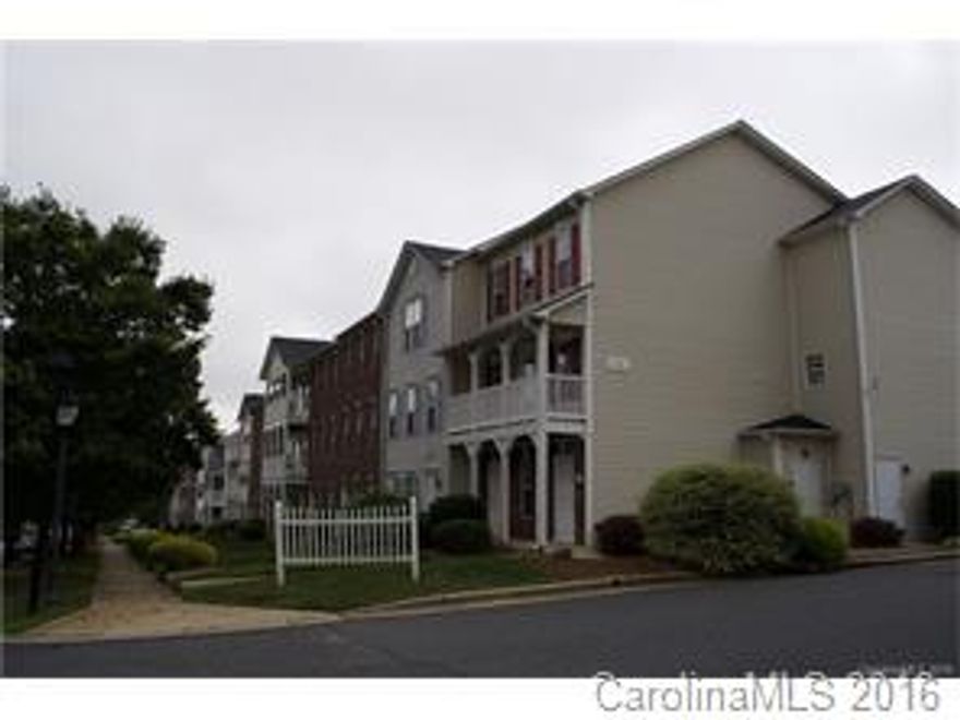 This 1 Bedroom, one bath unit is close to I-77, Lowes Corporate headquarters and Lake Norman Regional Hospital. This is the perfect opportunity for someone to own instead of rent. Perfect for first time homebuyers. Open layout. Kitchen has ceramic tile backsplash. Washer, Dryer and refrigerator remain. DON'T MISS THE GREAT OPPORTUNITY !!!