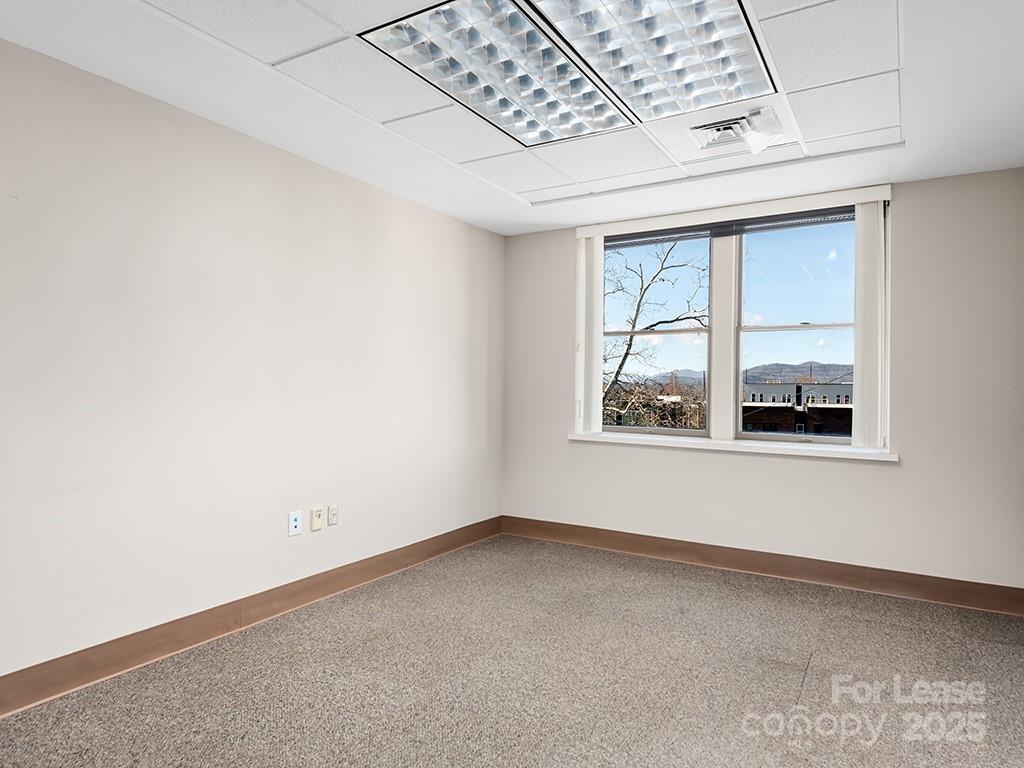 53 S French Broad Avenue 300-400