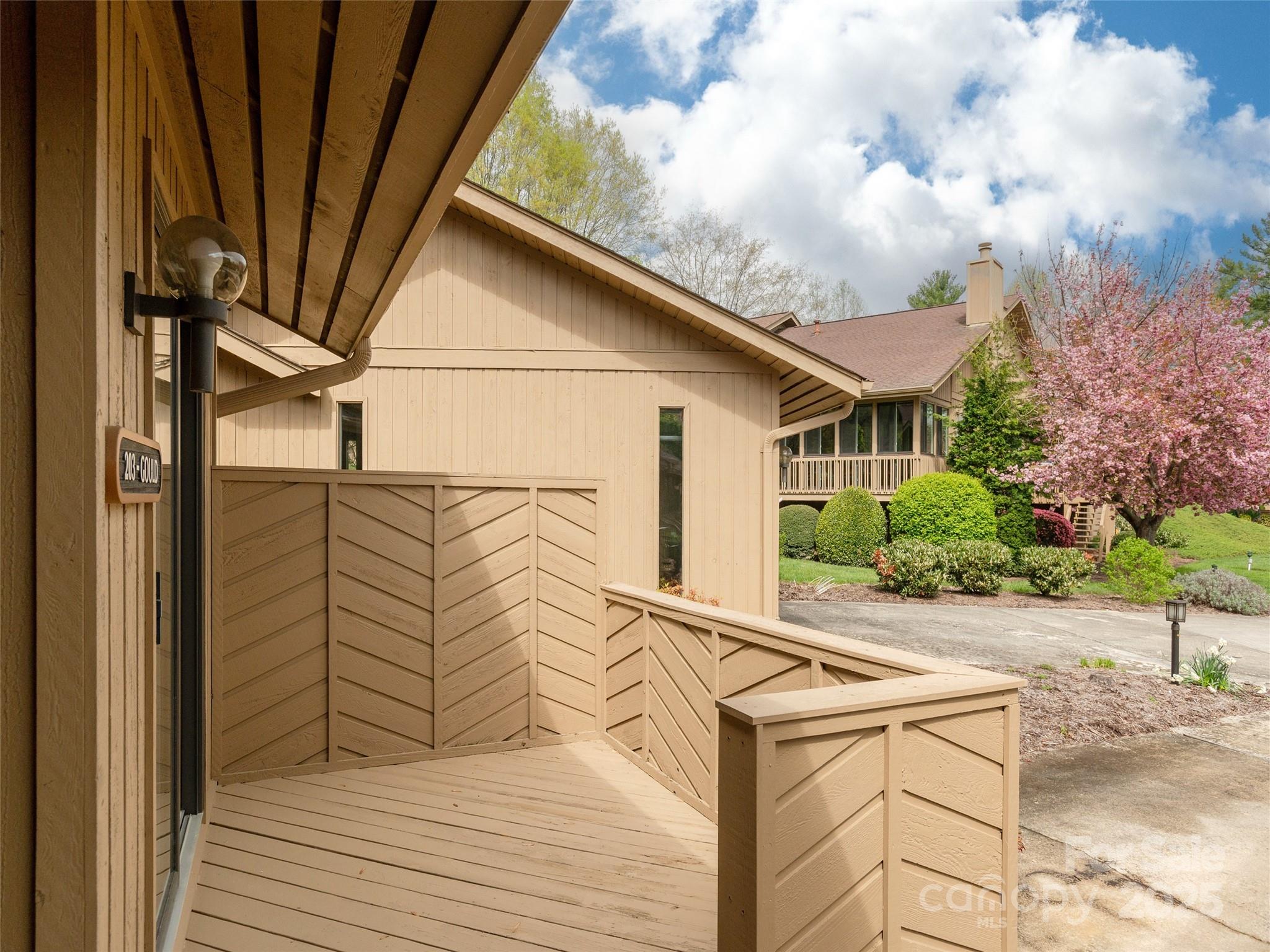 203 Wild Oak Lane