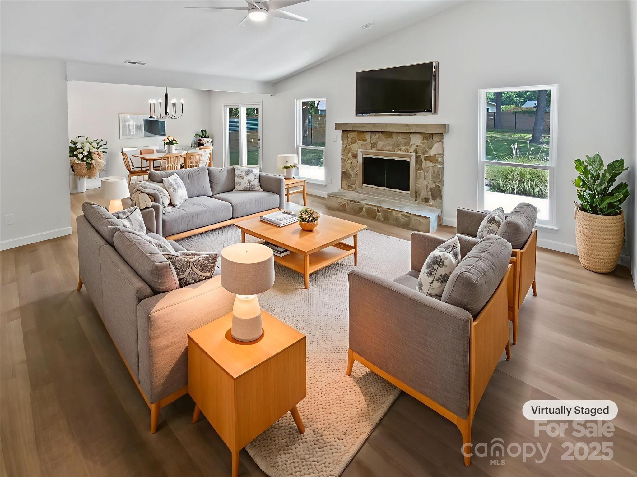 10934 Coachman Circle