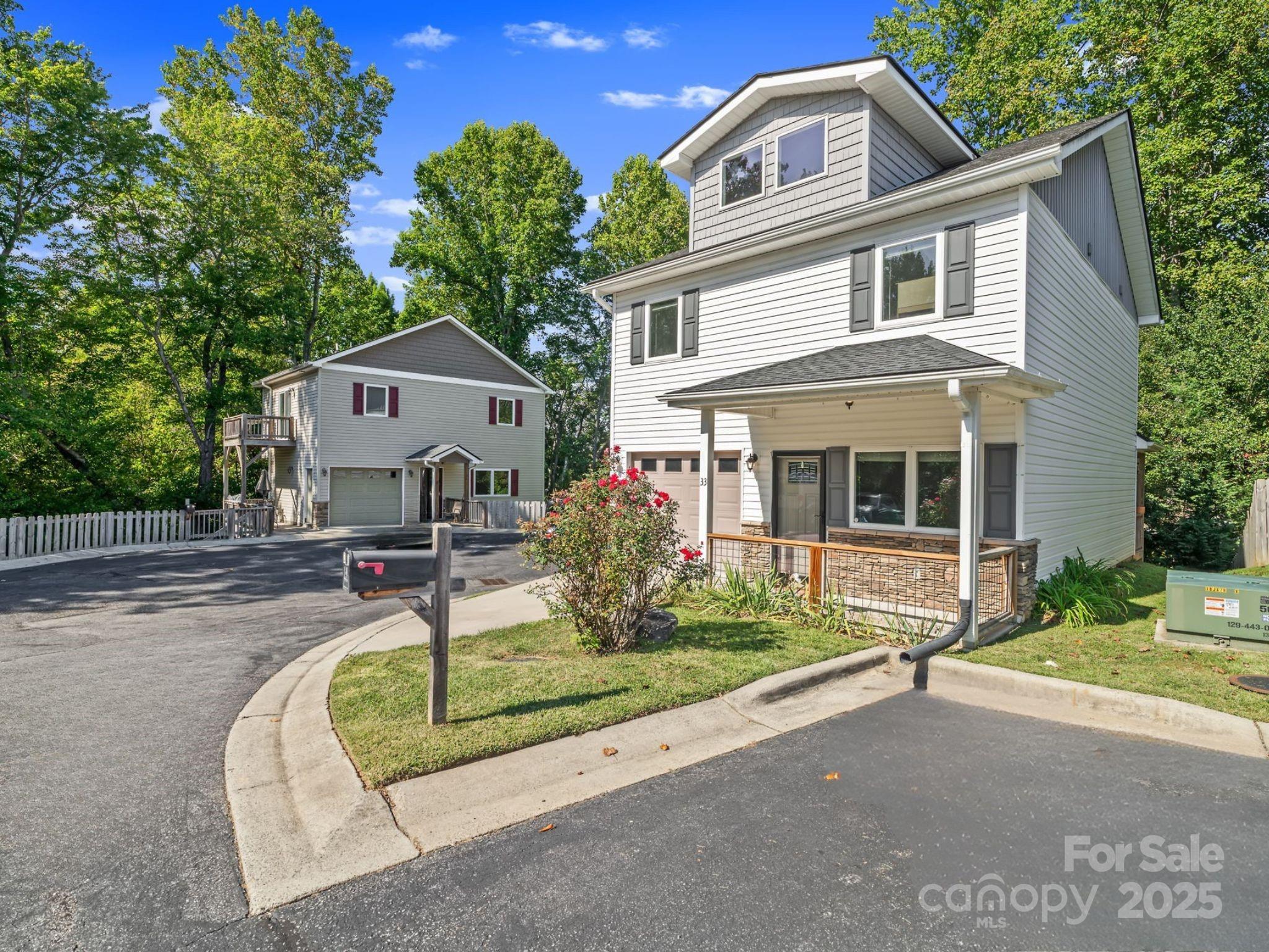33 English Ivy Road