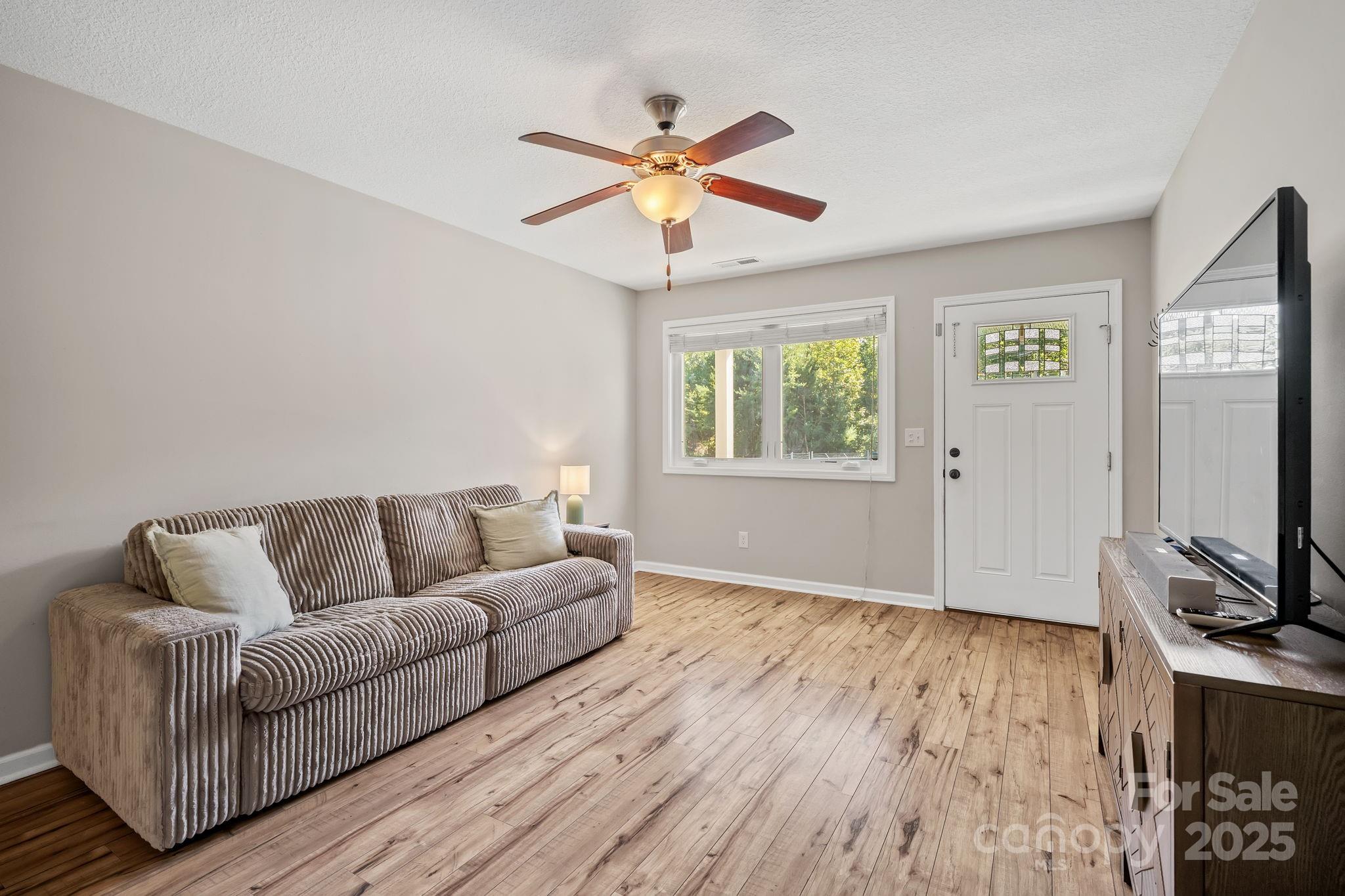 33 English Ivy Road