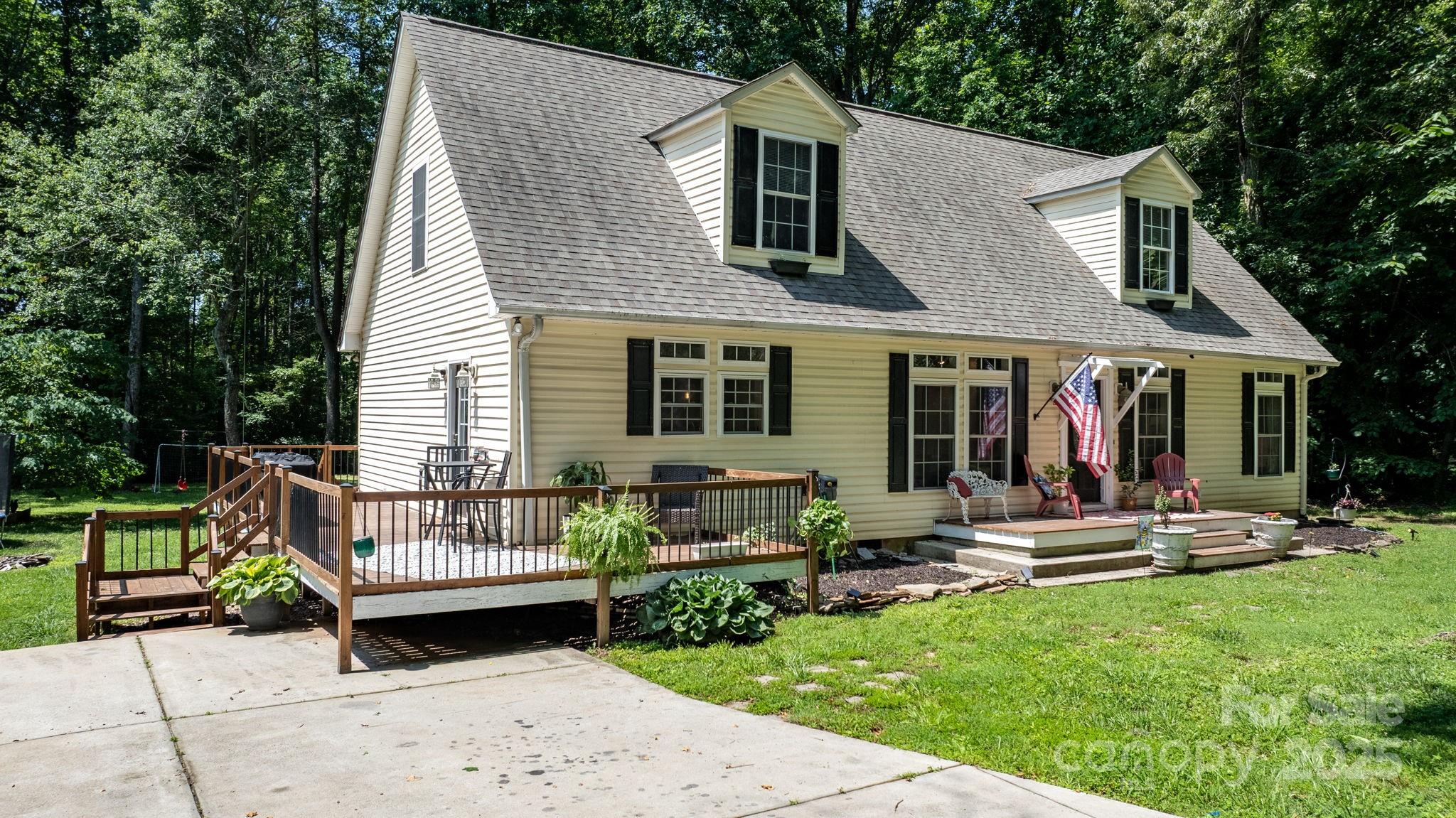 7648 Forest Oak Drive