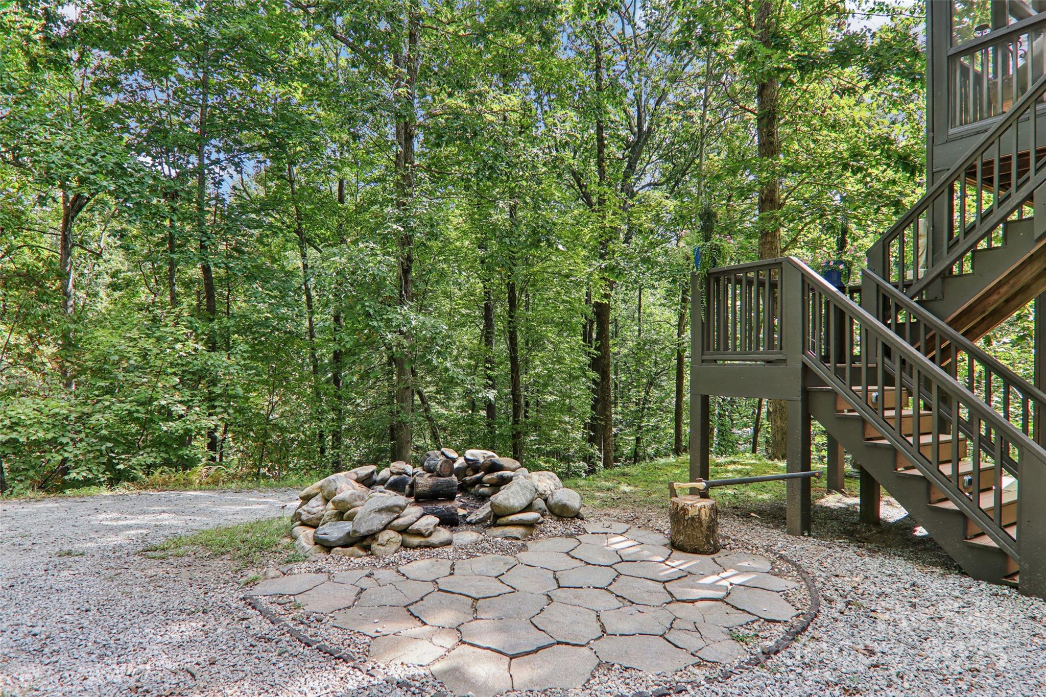 184 Deep Woods Lane