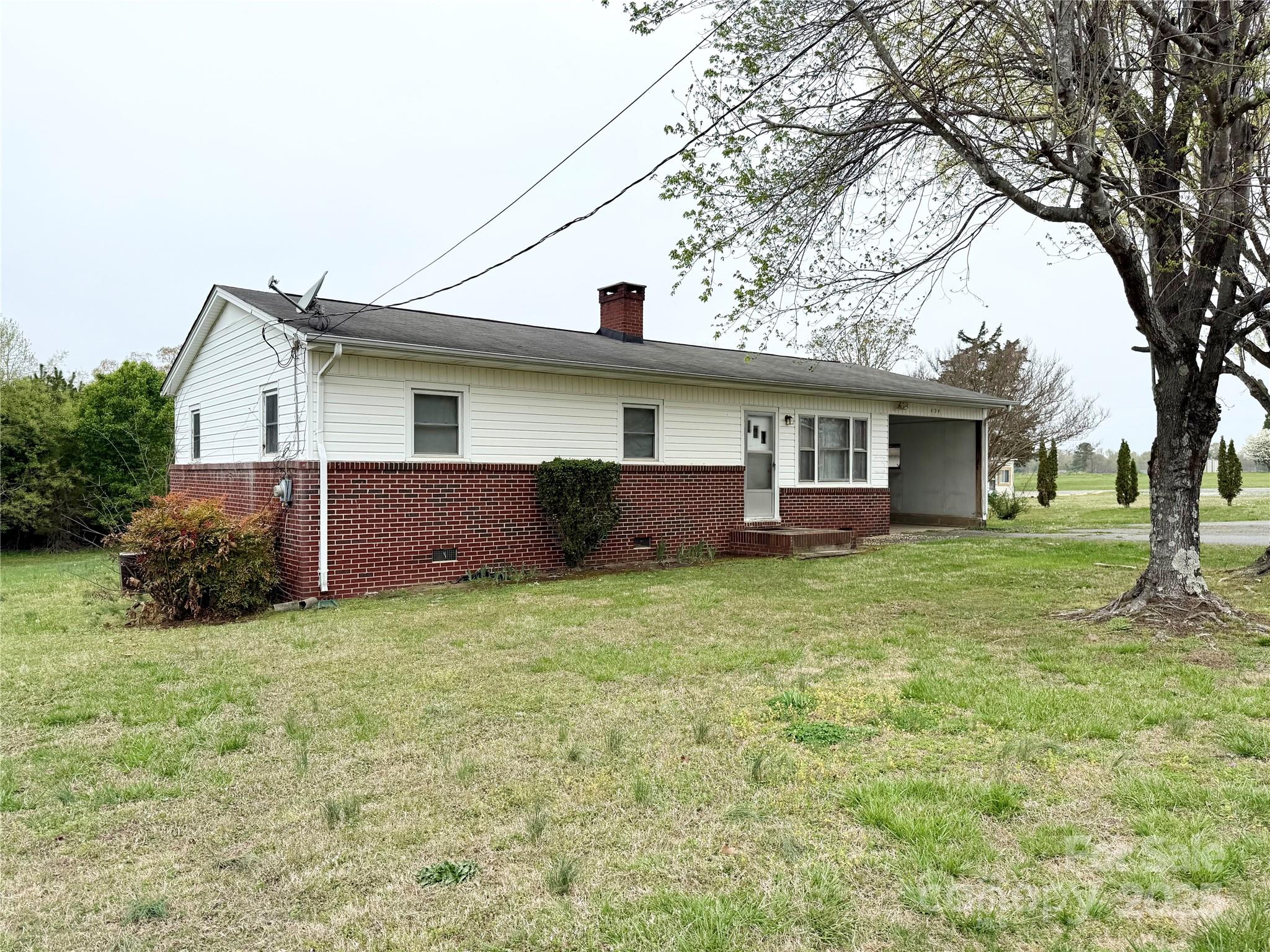 Photo 1 of 20 — 494 Chase High Road, Forest City, NC 28043