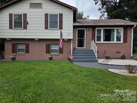 Photo of 8224 Carrolwood Drive, Charlotte, NC 28217 (MLS # 4351729)