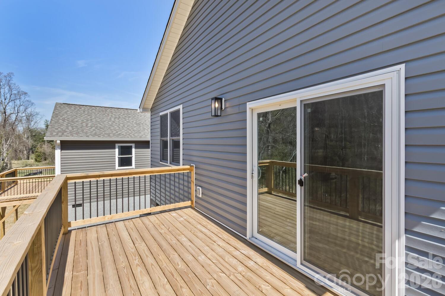 235 EDGEWOOD Road S 4