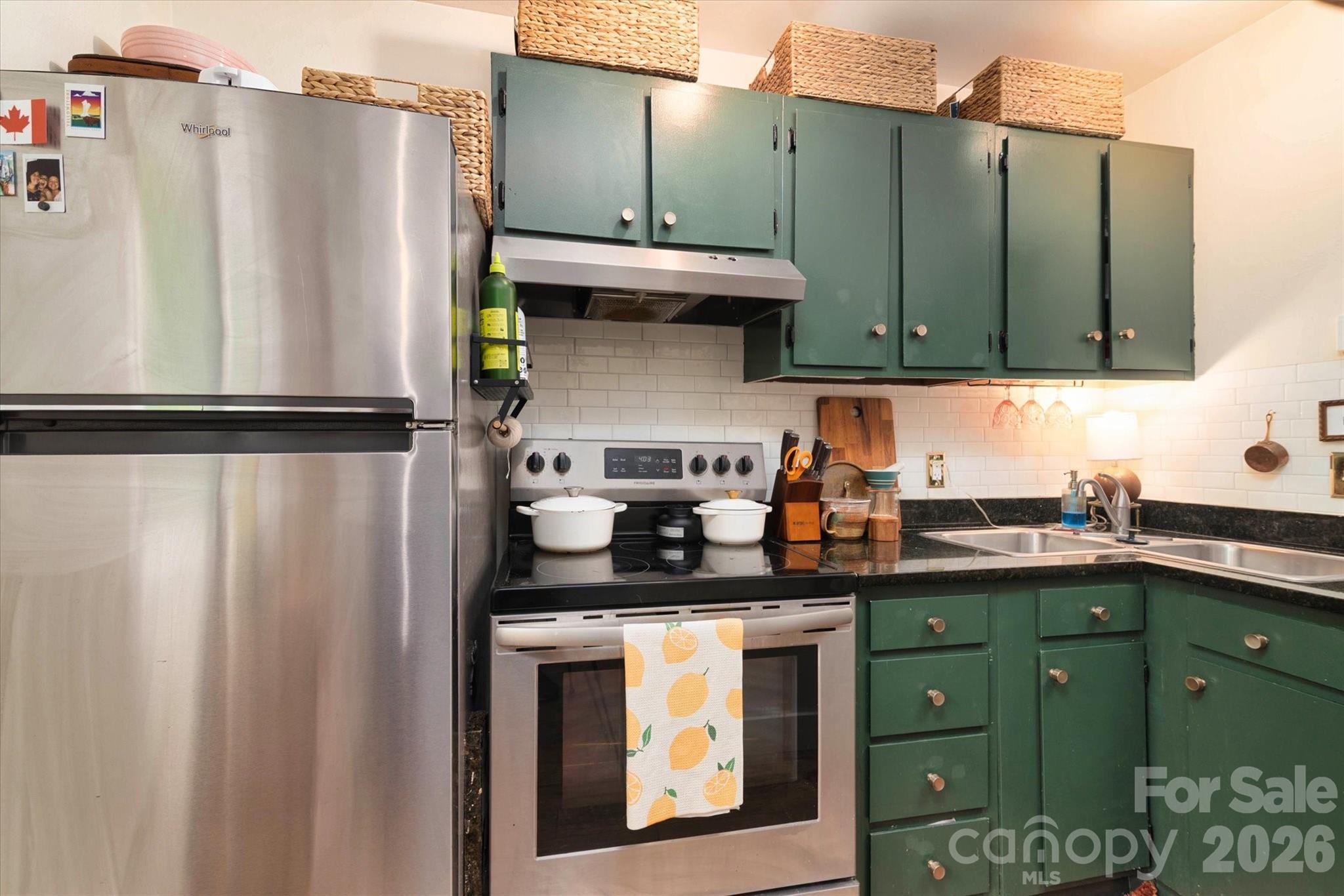 951 Hollywood Street C