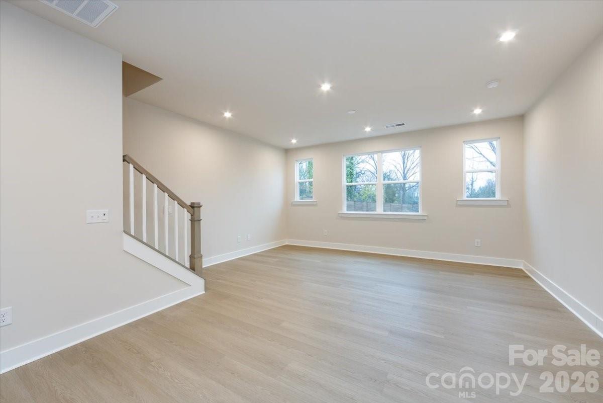 Context at Oakhurst - Residential