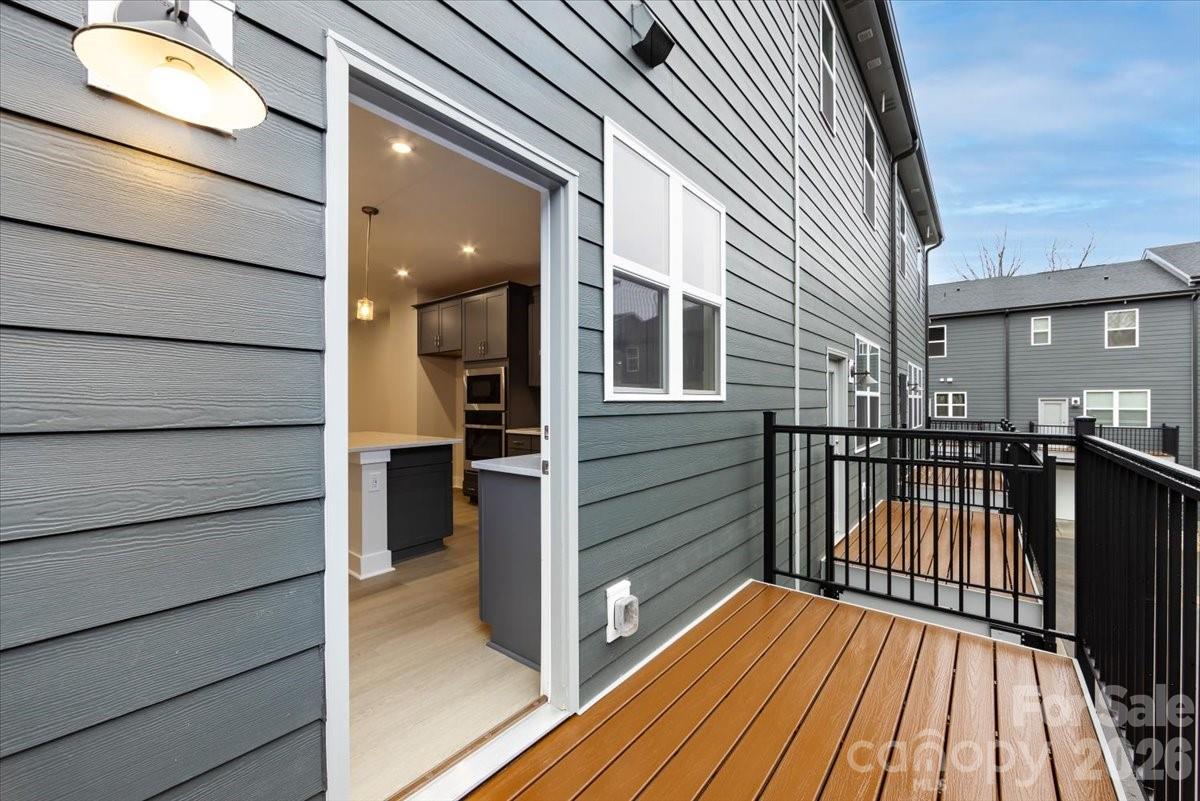 Context at Oakhurst - Residential