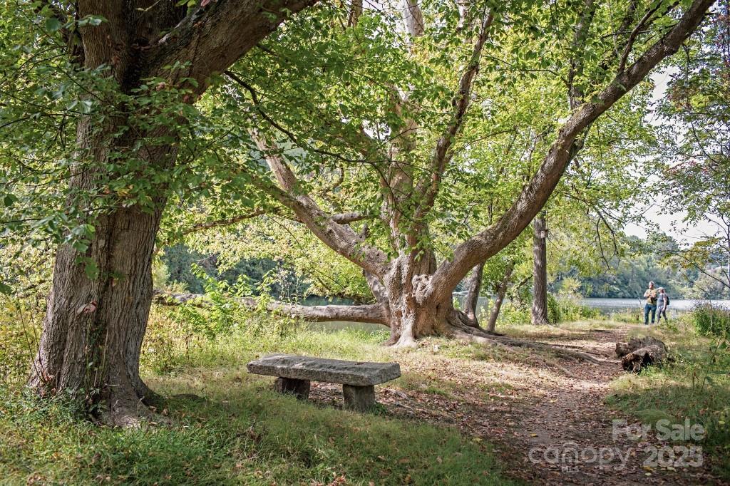 Reynolds Mountain Villas - Residential