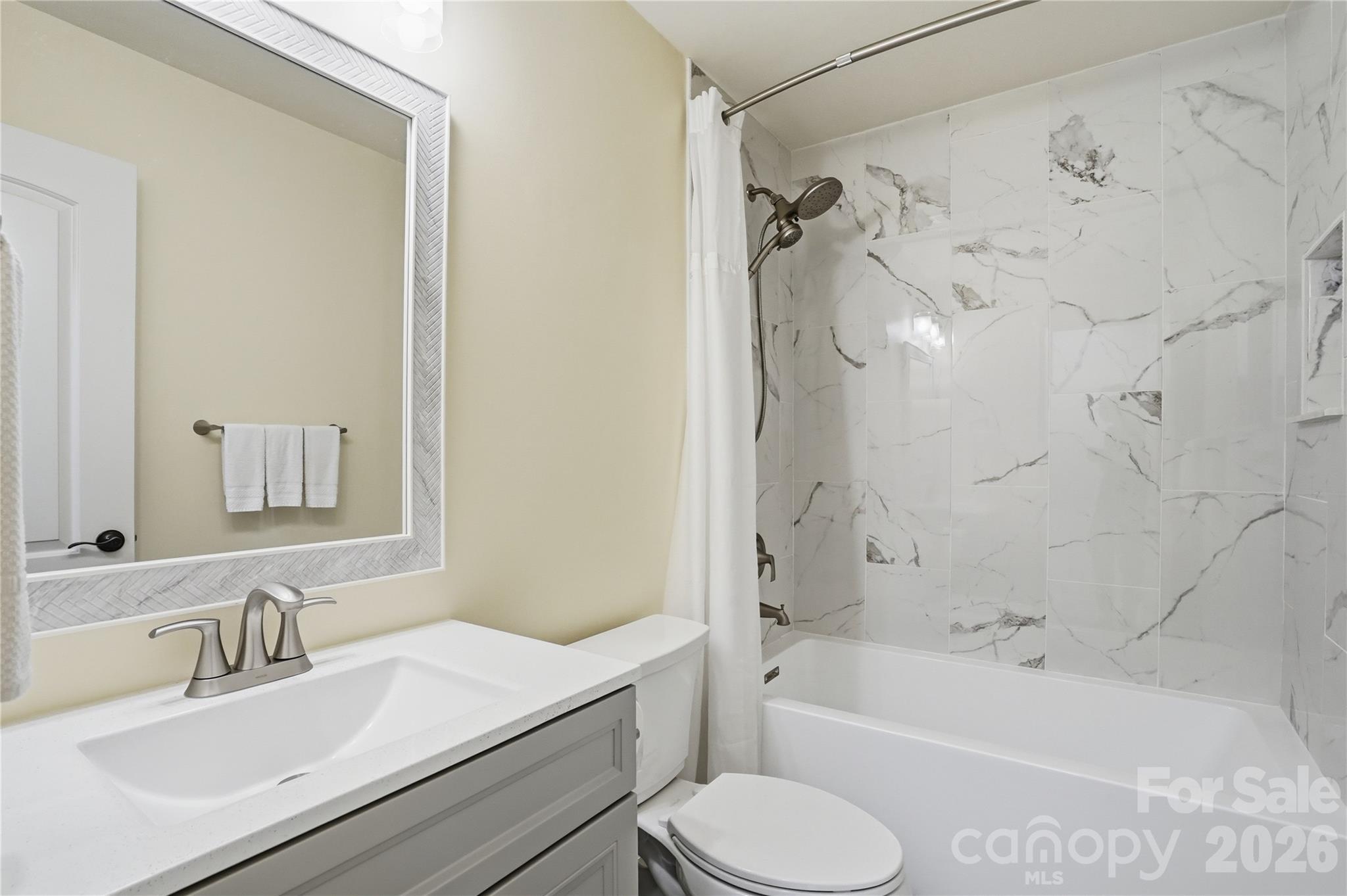 Tega Cay - Residential