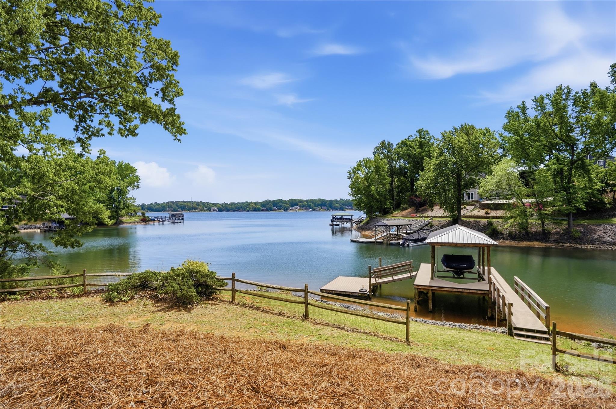 Tega Cay - Residential