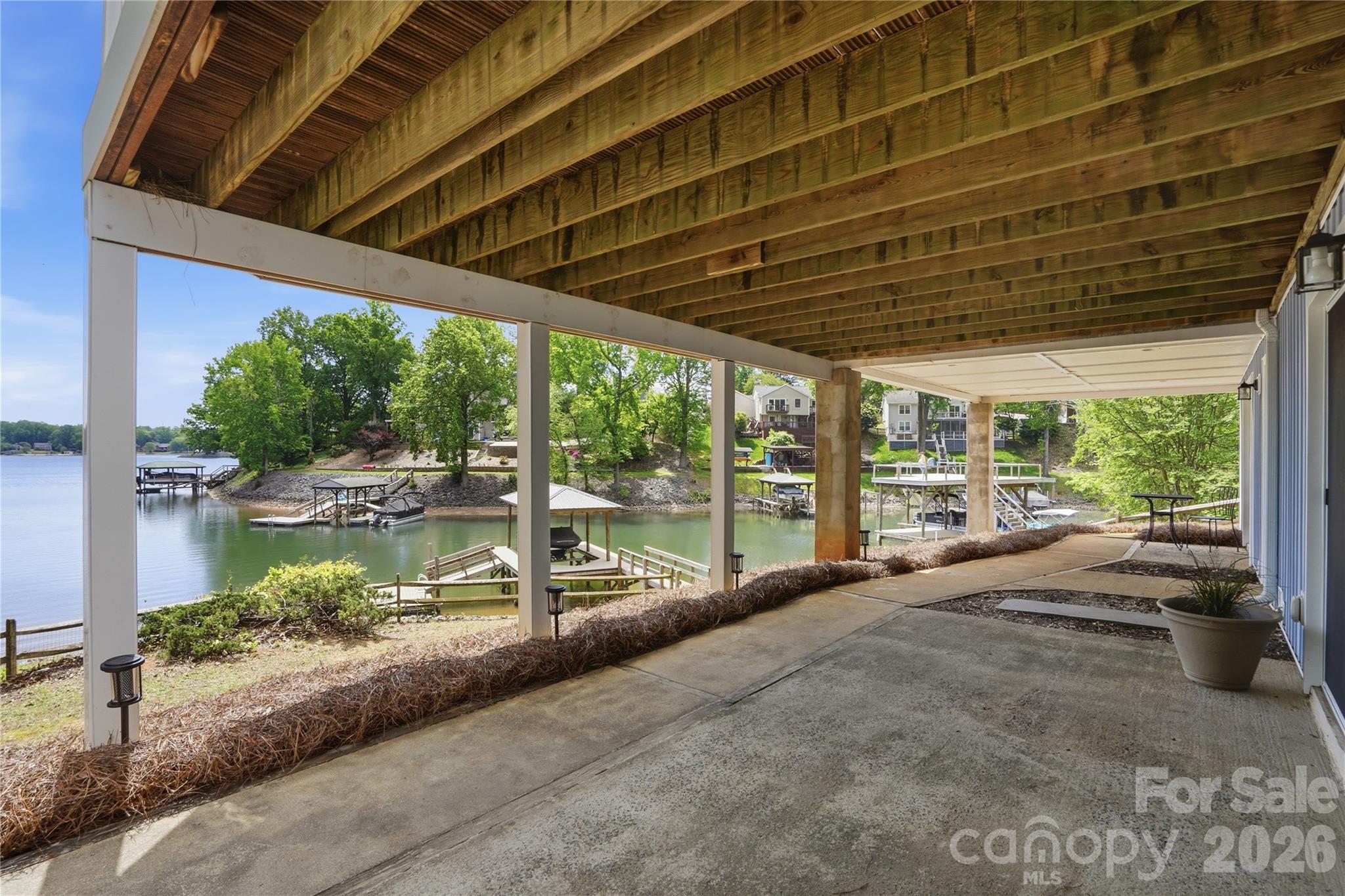 Tega Cay - Residential