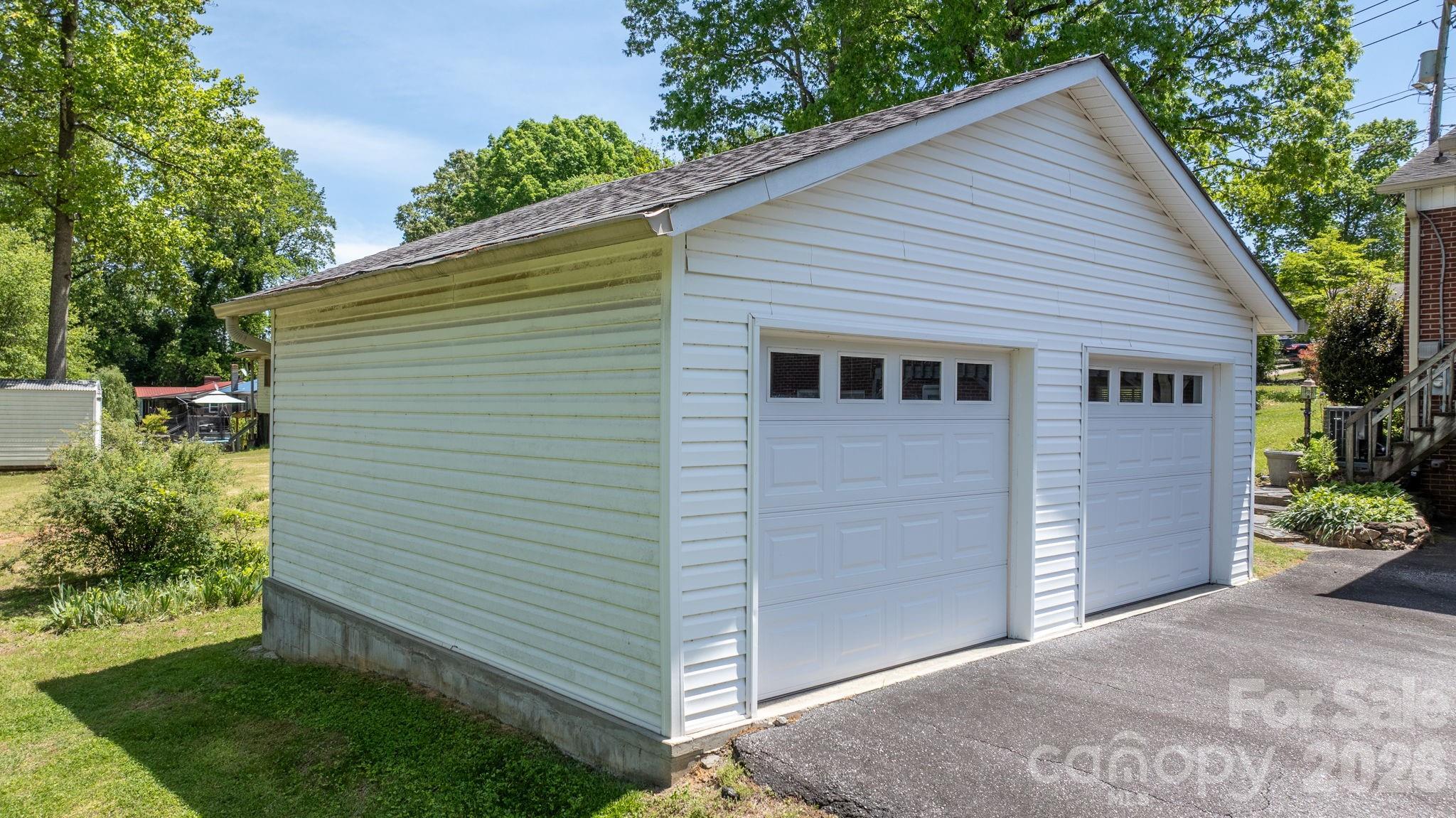 406 Swanson Drive SW