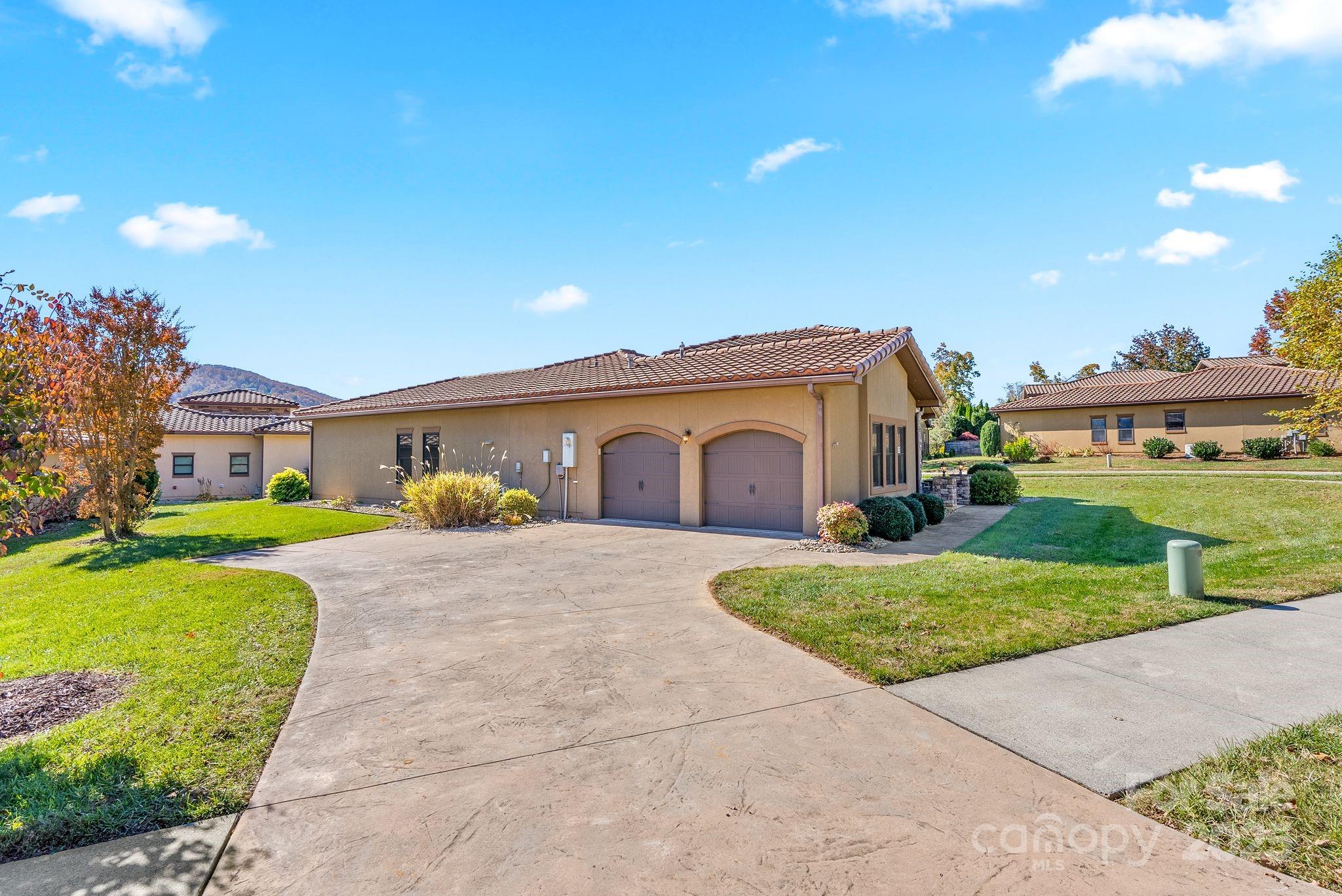 Bonito Ocaso in Crowell Farms - Residential