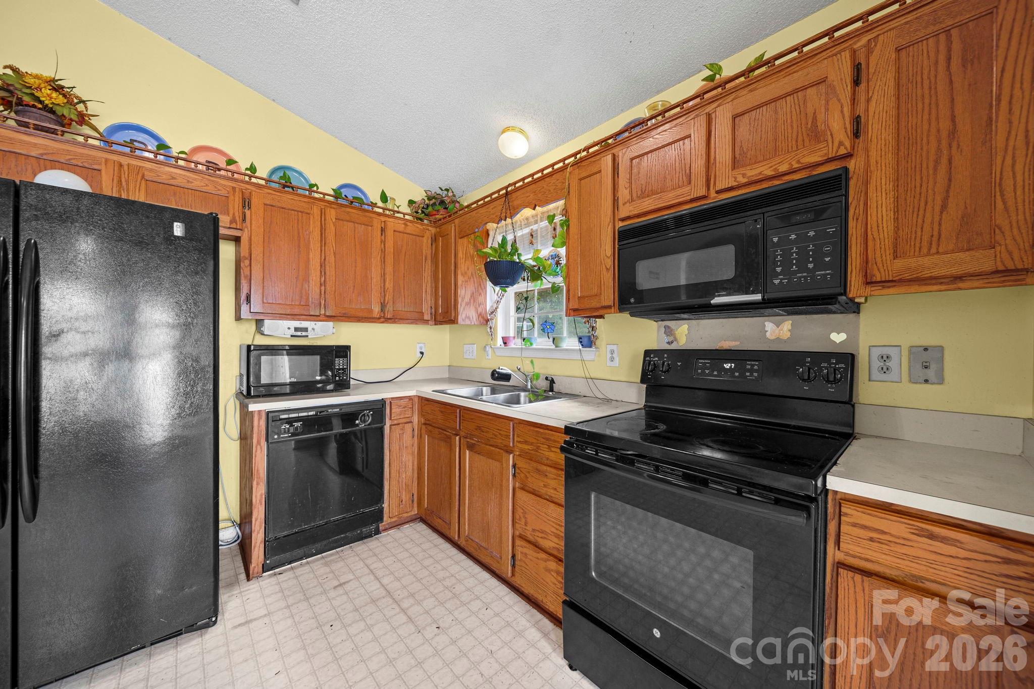 Arvin Village - Residential