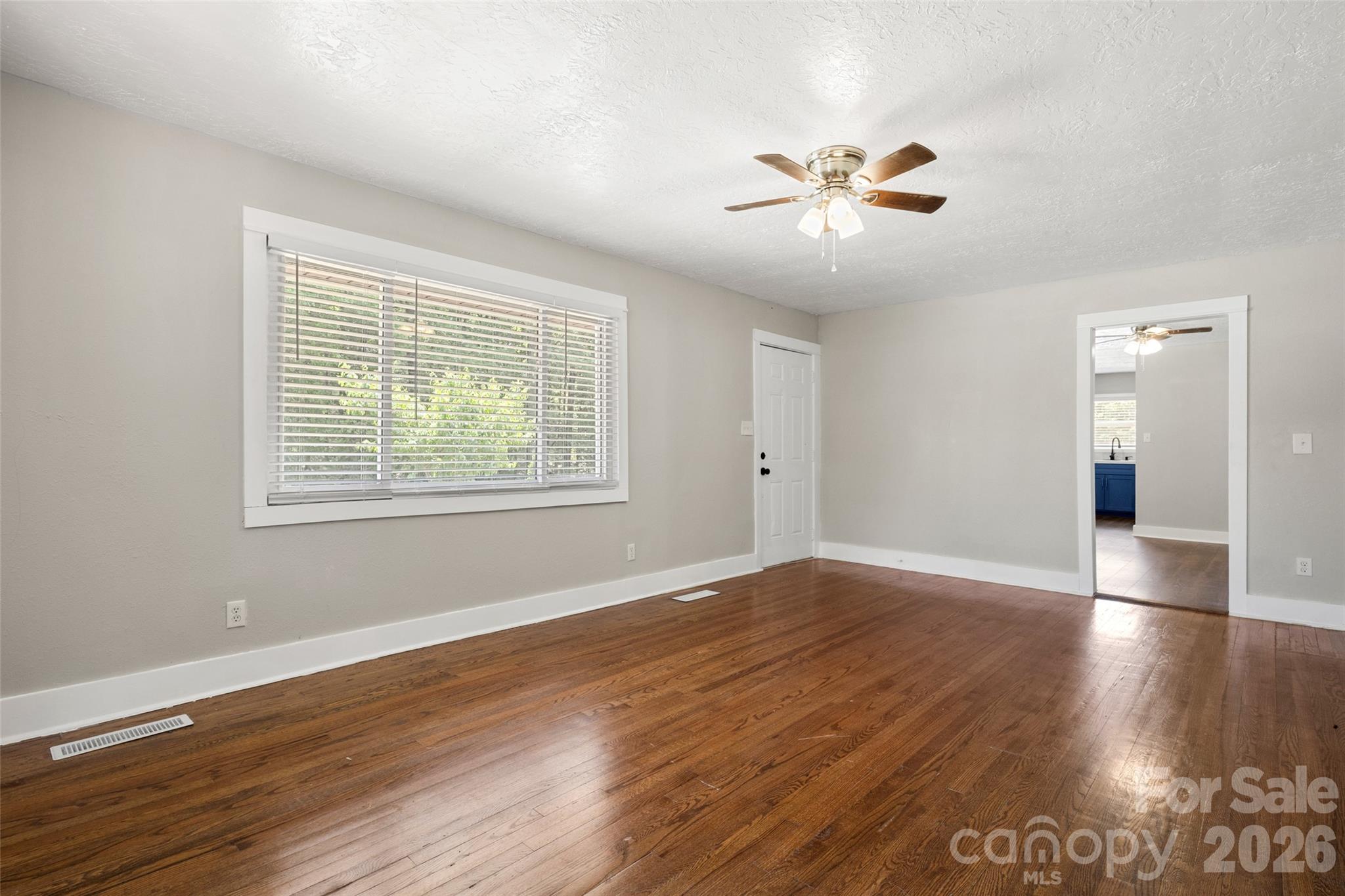 2123 Pinedell Avenue