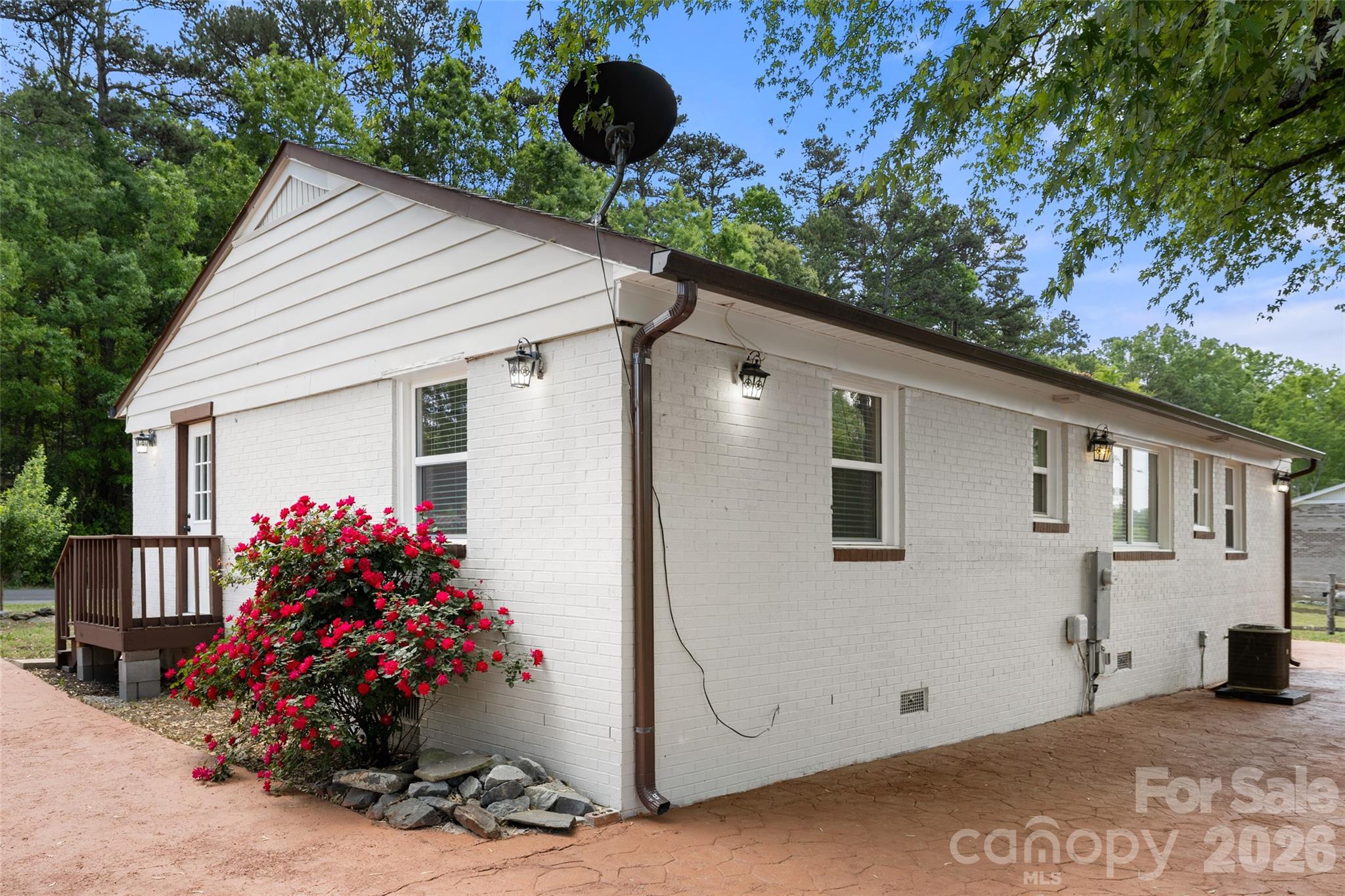 2123 Pinedell Avenue