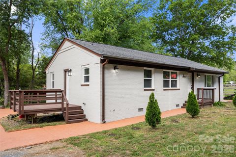 2123 Pinedell Avenue Monroe NC 28110