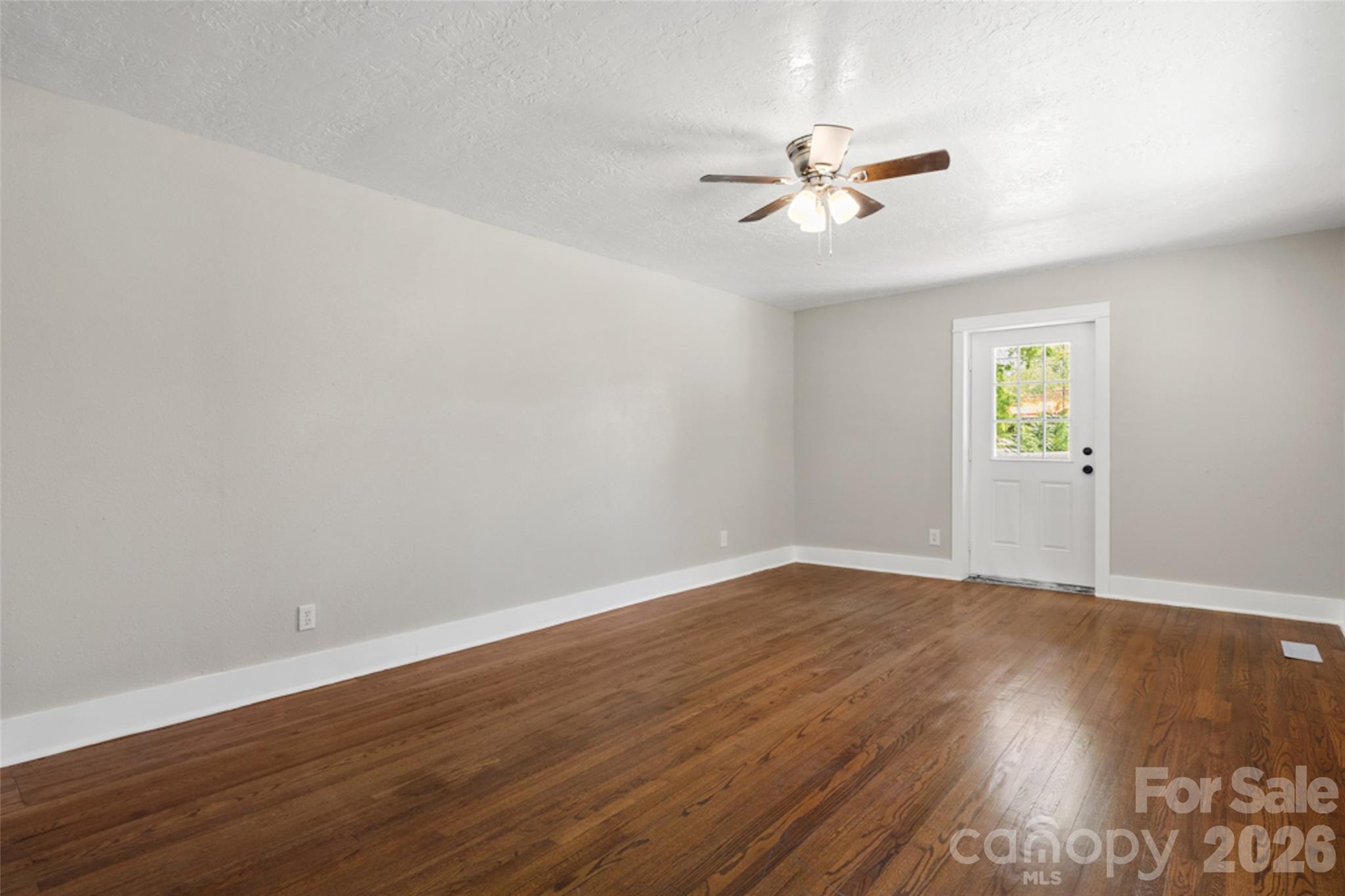 2123 Pinedell Avenue