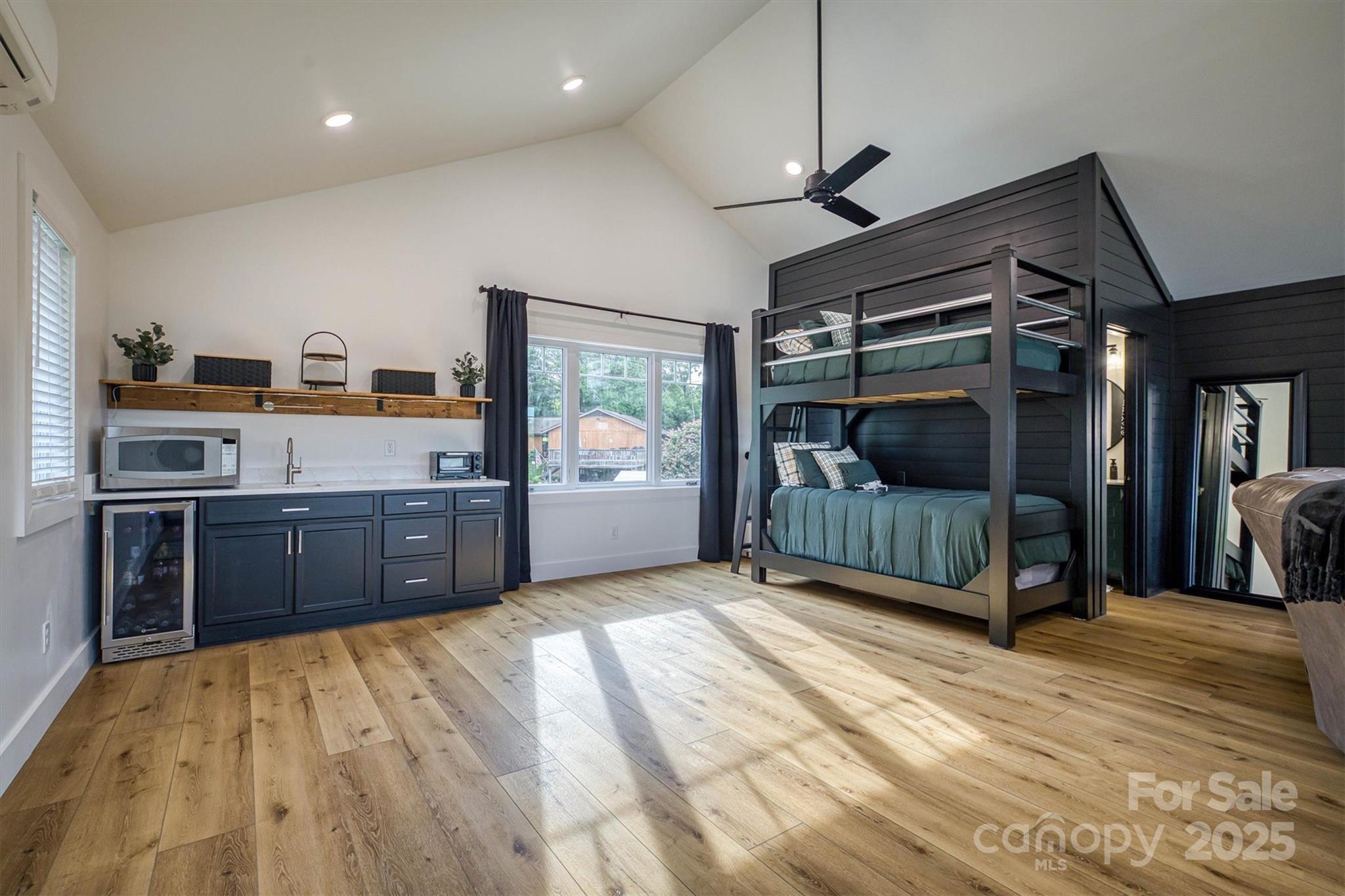 Leeward Point - Residential