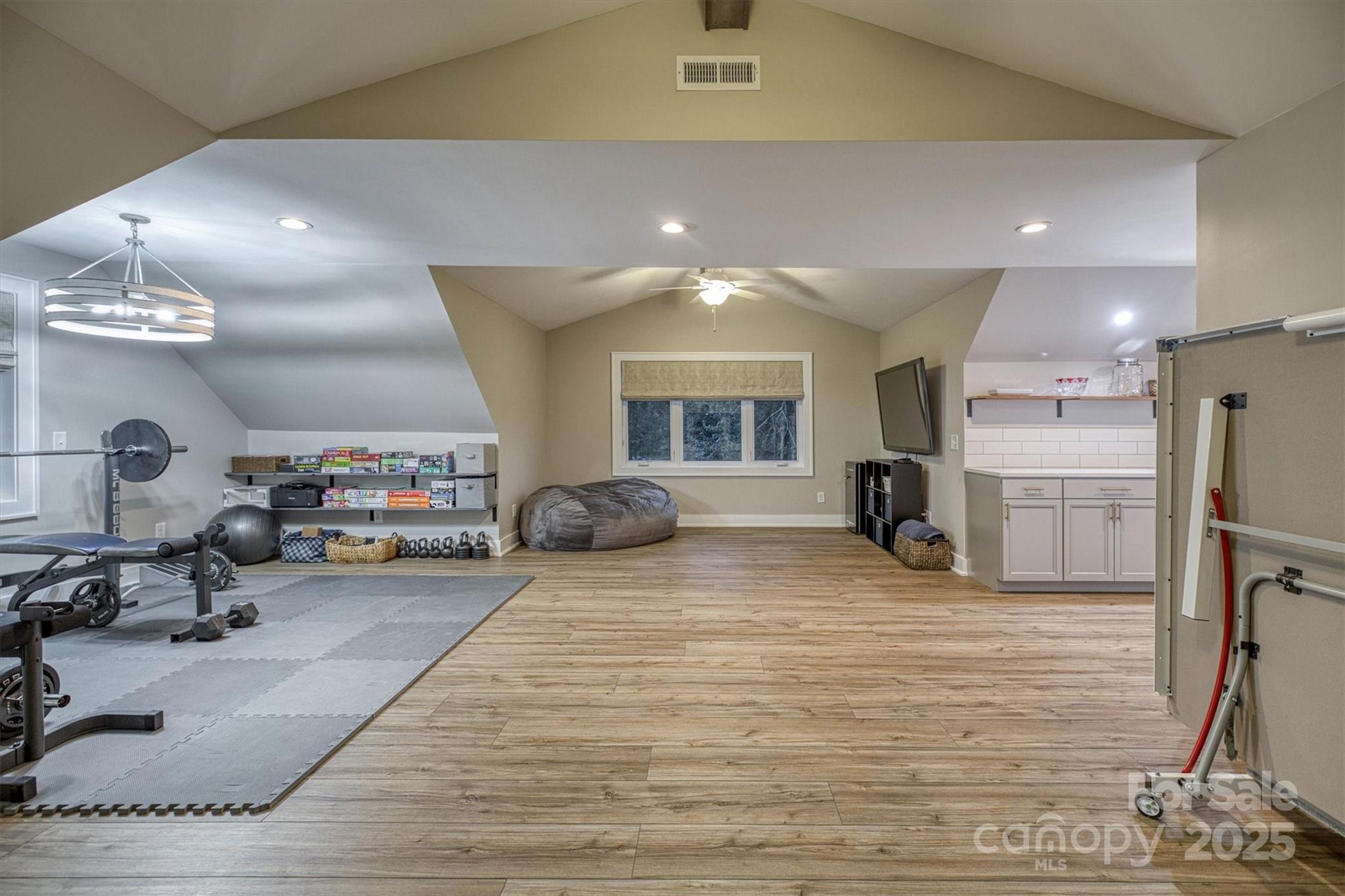 Leeward Point - Residential