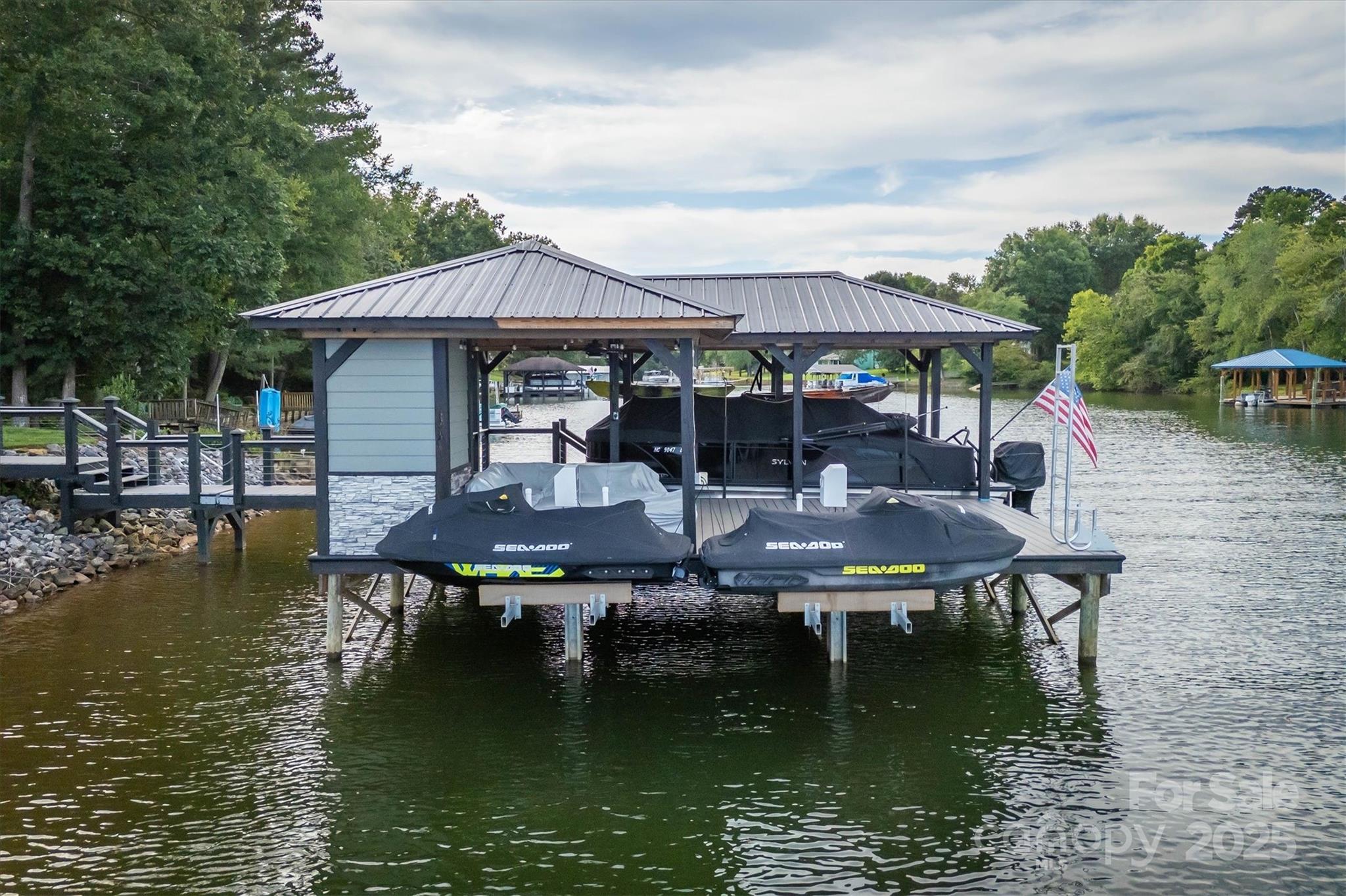 Leeward Point - Residential