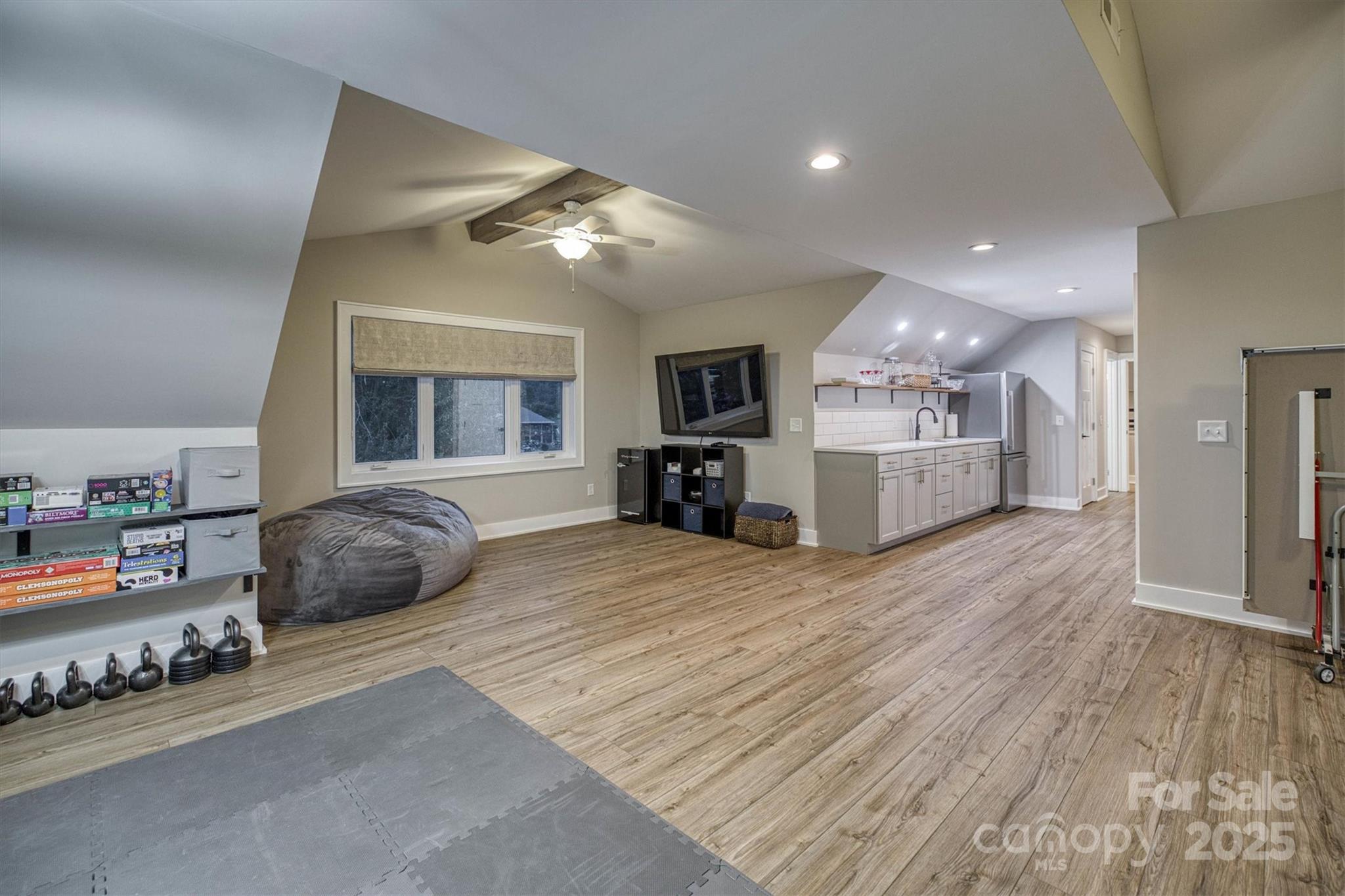 Leeward Point - Residential