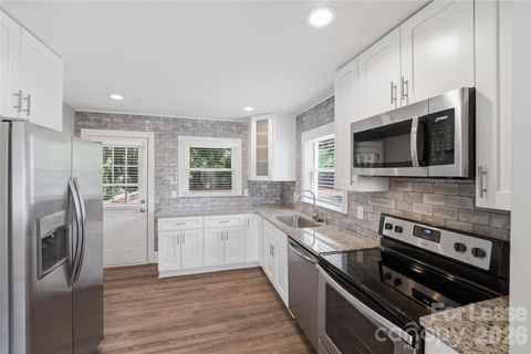 Photo of 4239 Dinglewood Avenue, Charlotte, NC 28205 (MLS # 4379245)