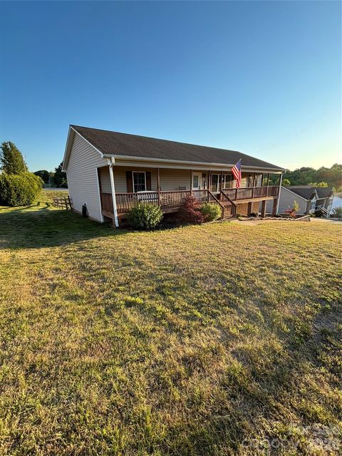 Photo of 2311 Merts Way, Hudson, NC 28638 (MLS # 4383154)